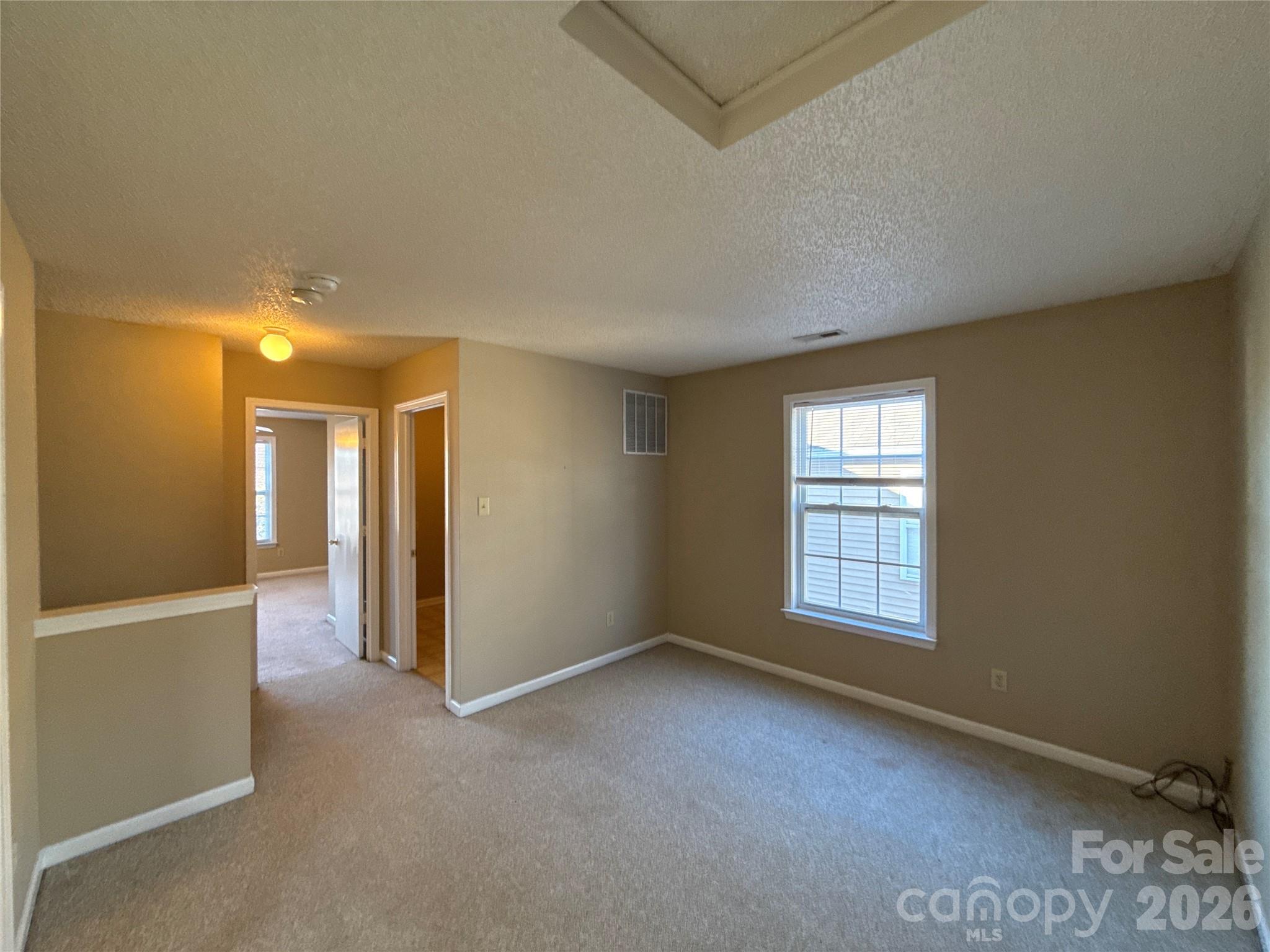 2043 Dunsmore Lane Property Photo 10