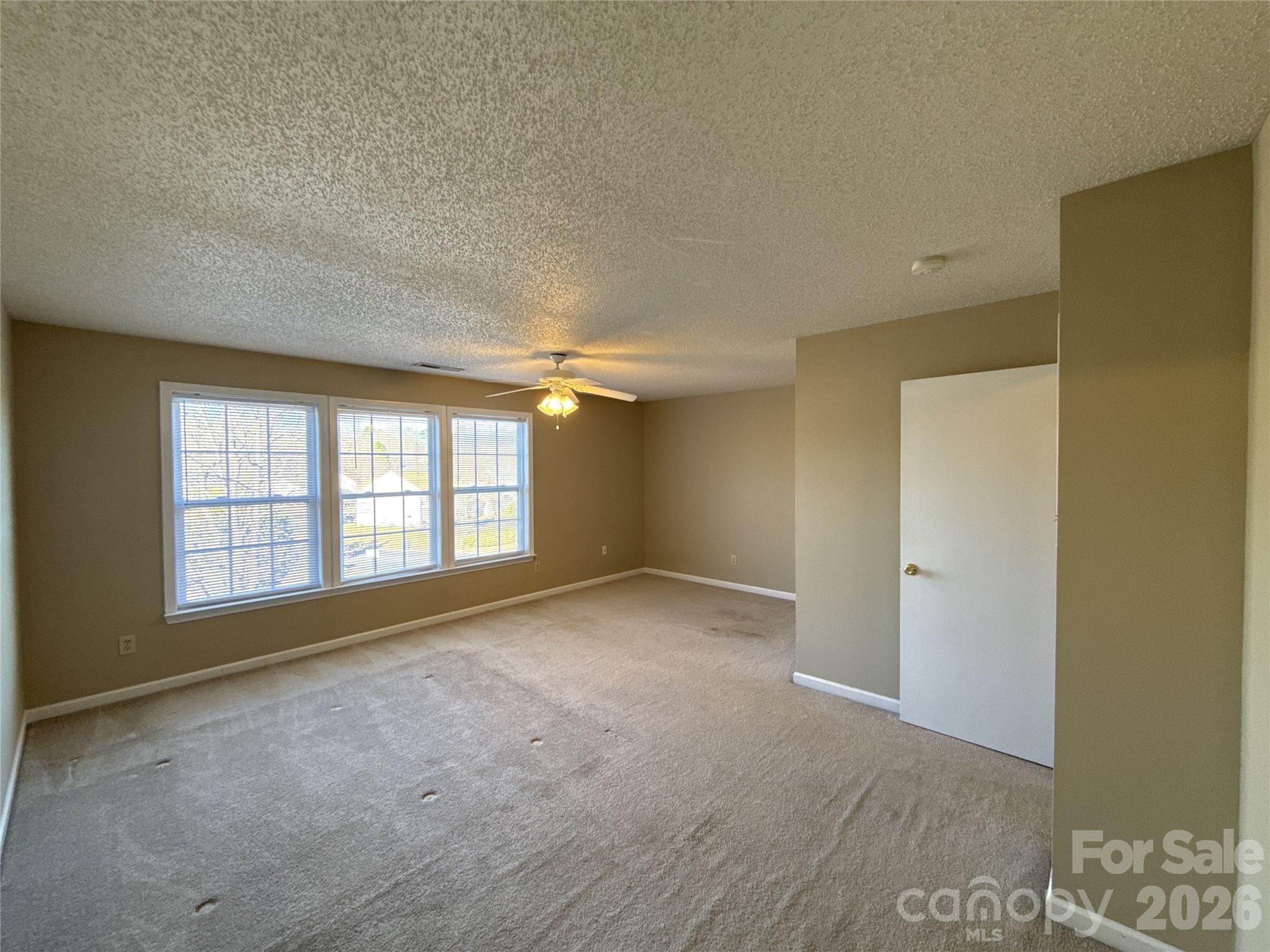 2043 Dunsmore Lane Property Photo 12