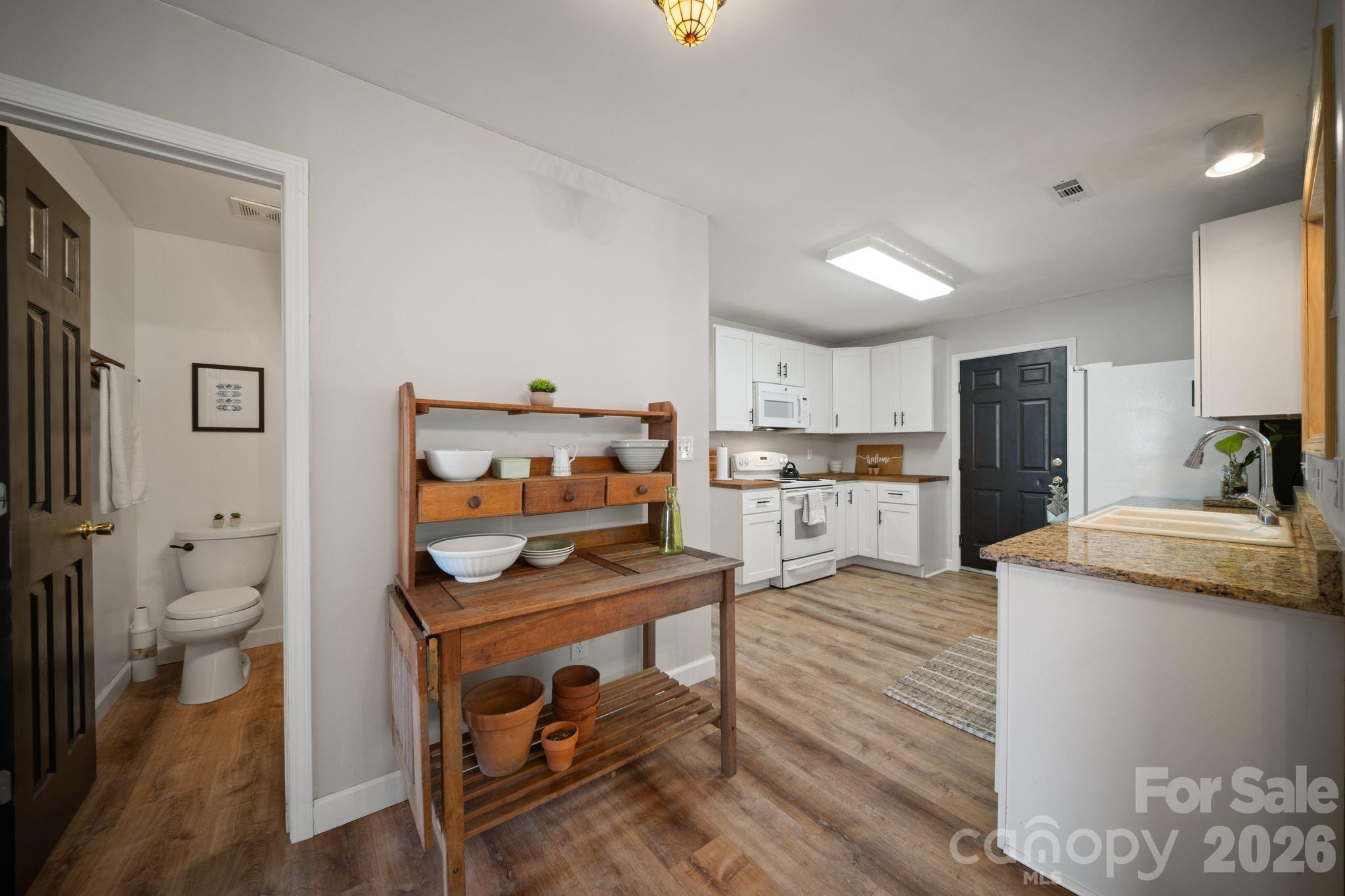 1040 Thorncrest Drive Property Photo 19
