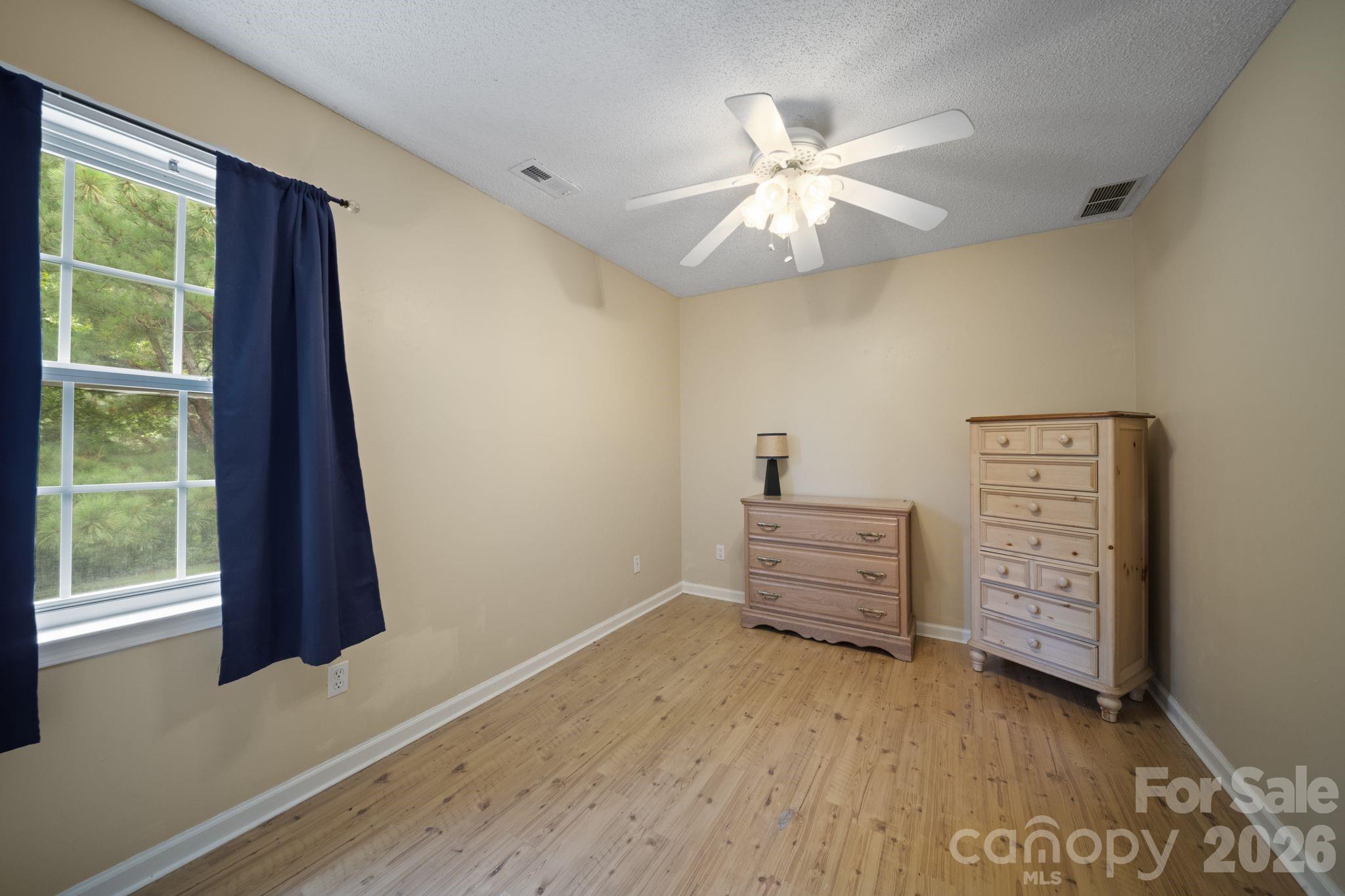 1040 Thorncrest Drive Property Photo 25