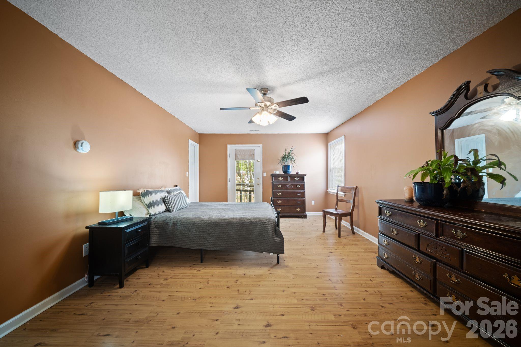 1040 Thorncrest Drive Property Photo 27