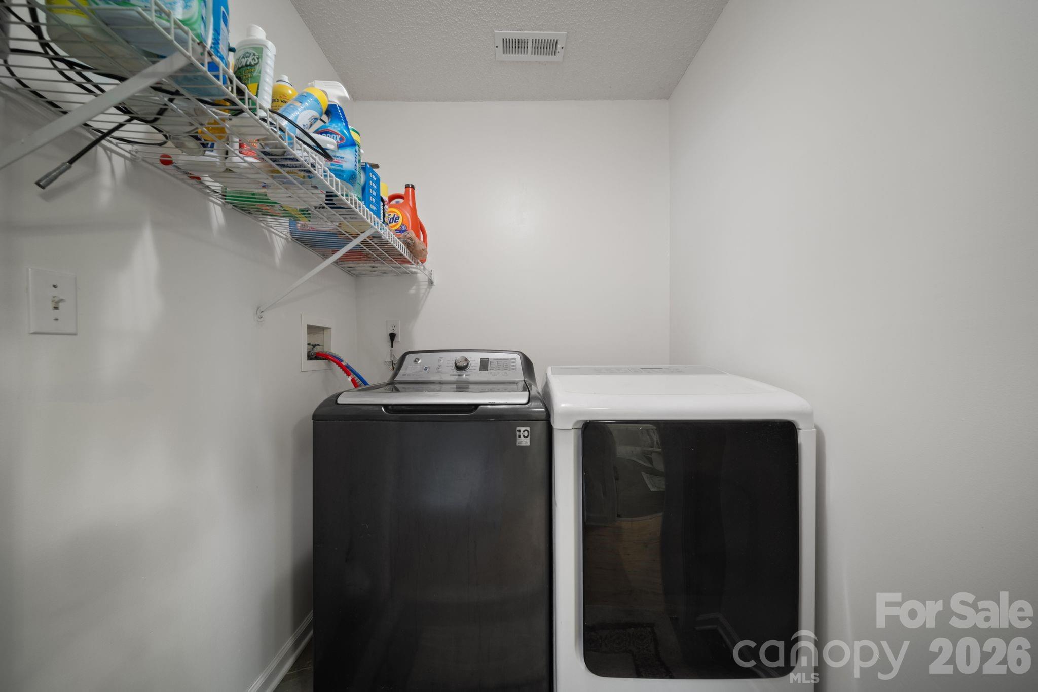 1040 Thorncrest Drive Property Photo 30
