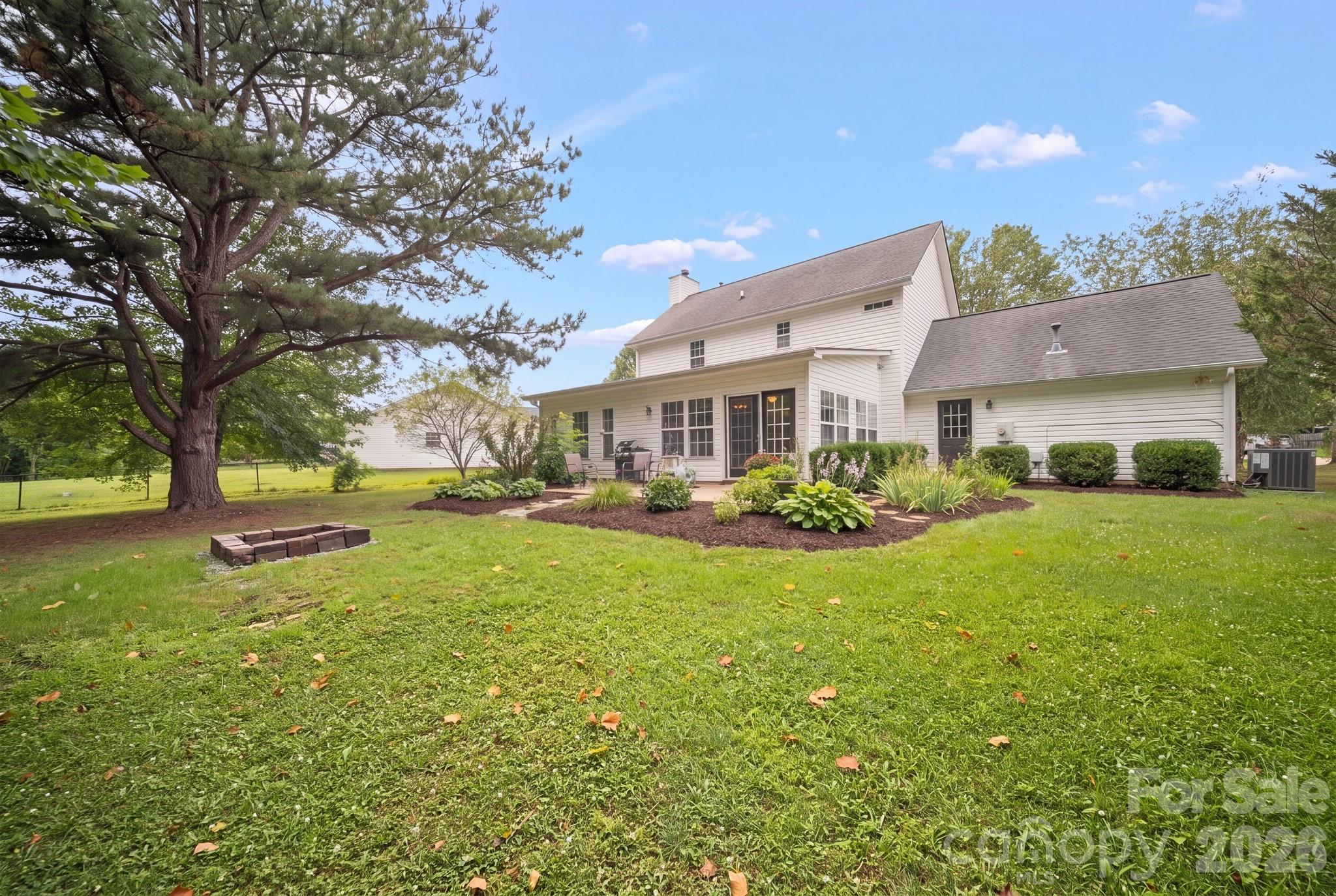 1040 Thorncrest Drive Property Photo 31