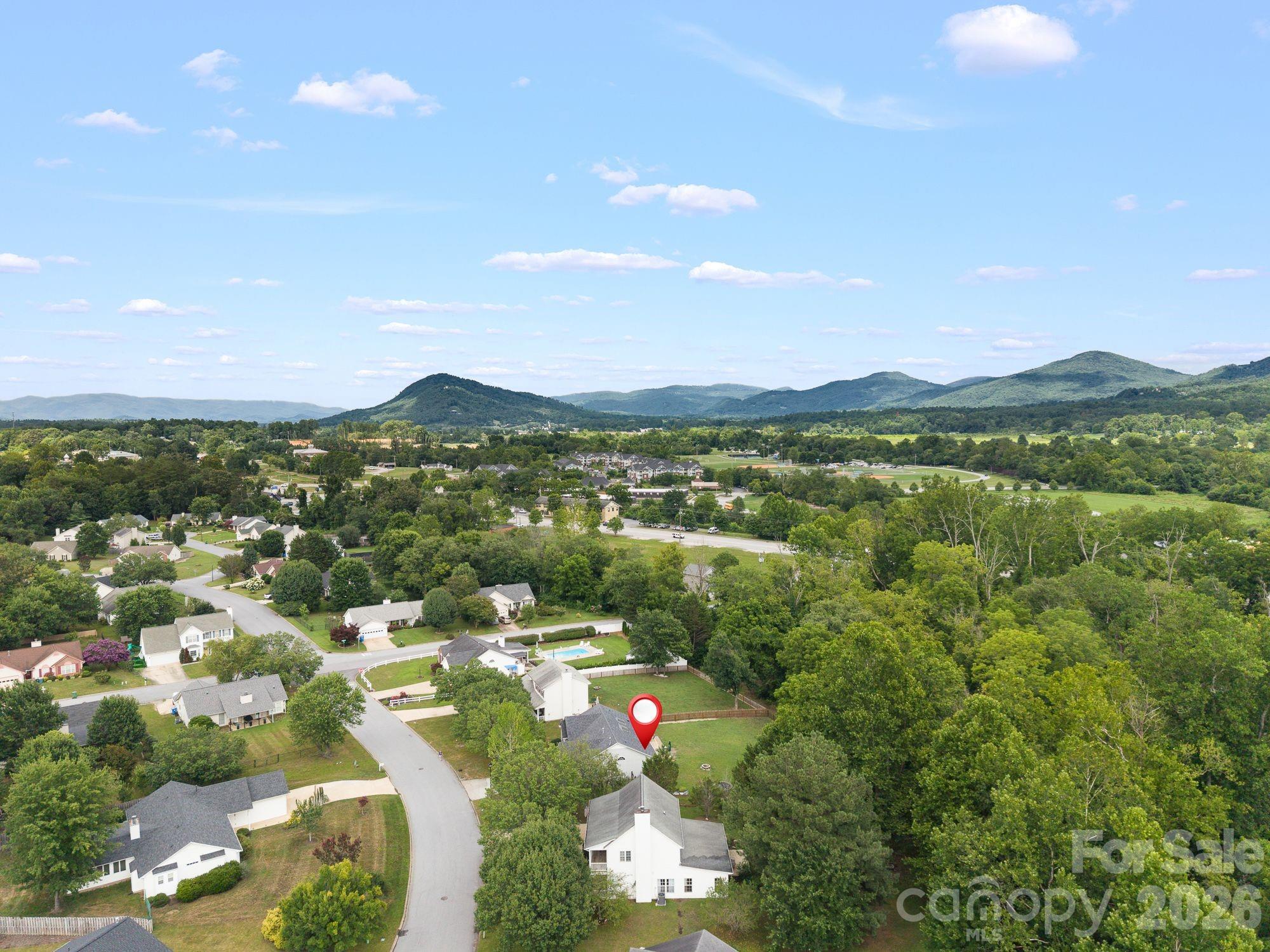 1040 Thorncrest Drive Property Photo 32