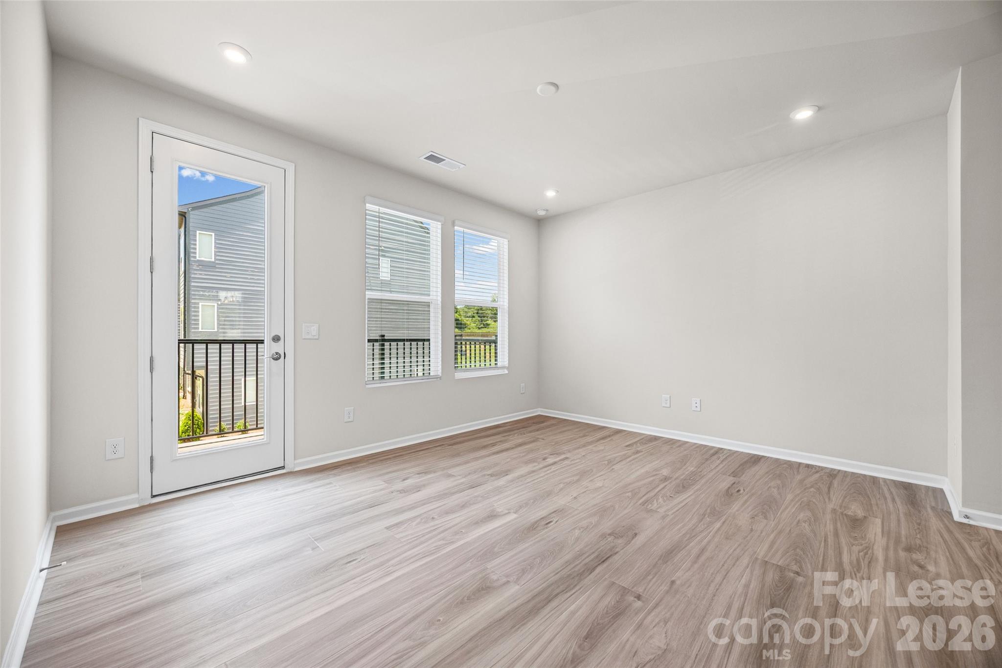 5640 Kingspan Drive Property Photo 10