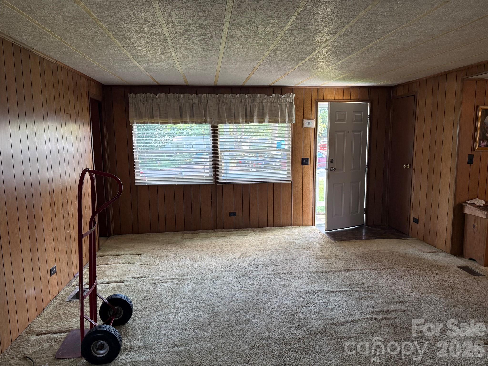 7312 Doblinway Drive Property Photo 3