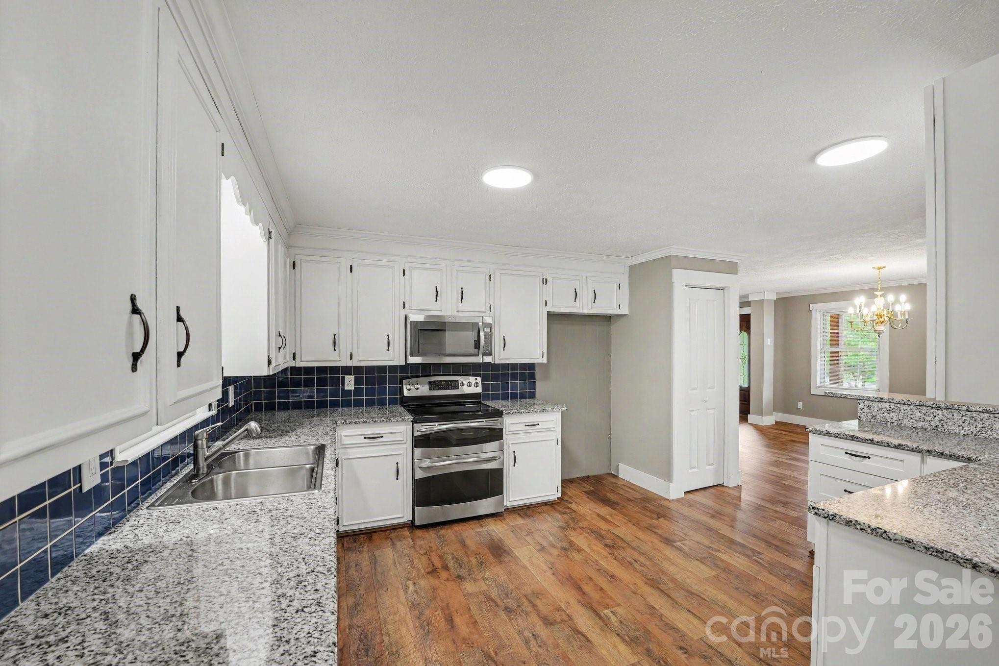 1138 Graham Street Property Photo 4
