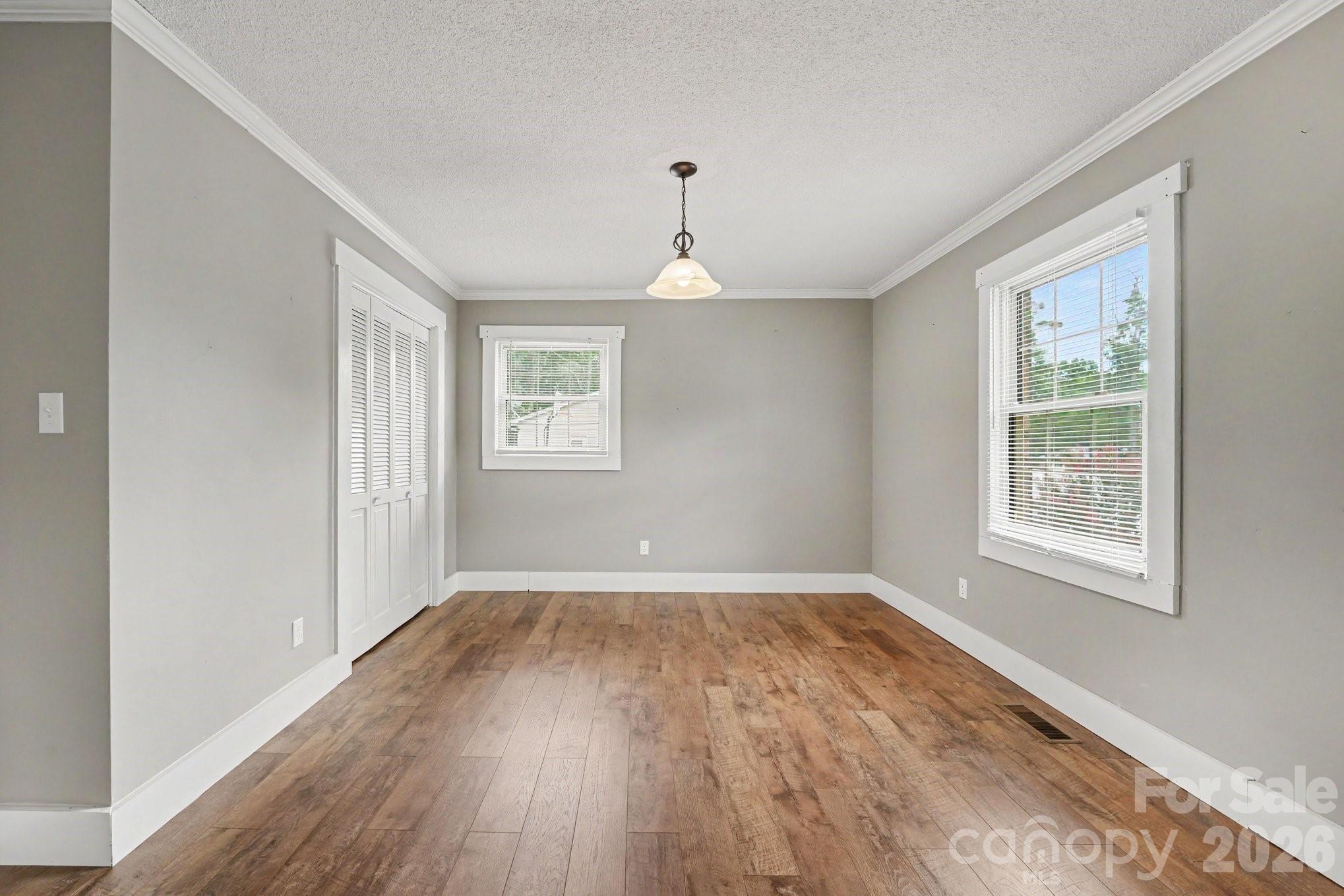 1138 Graham Street Property Photo 9