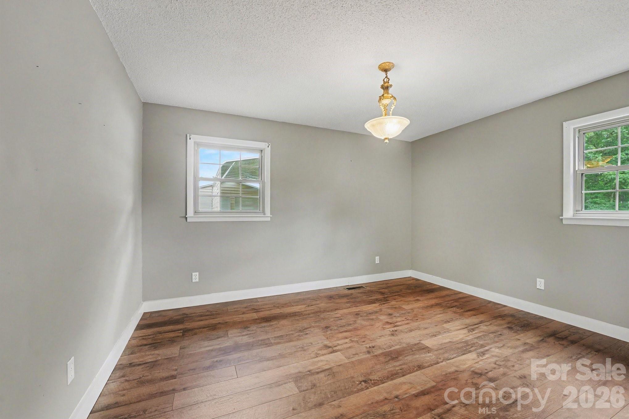 1138 Graham Street Property Photo 10