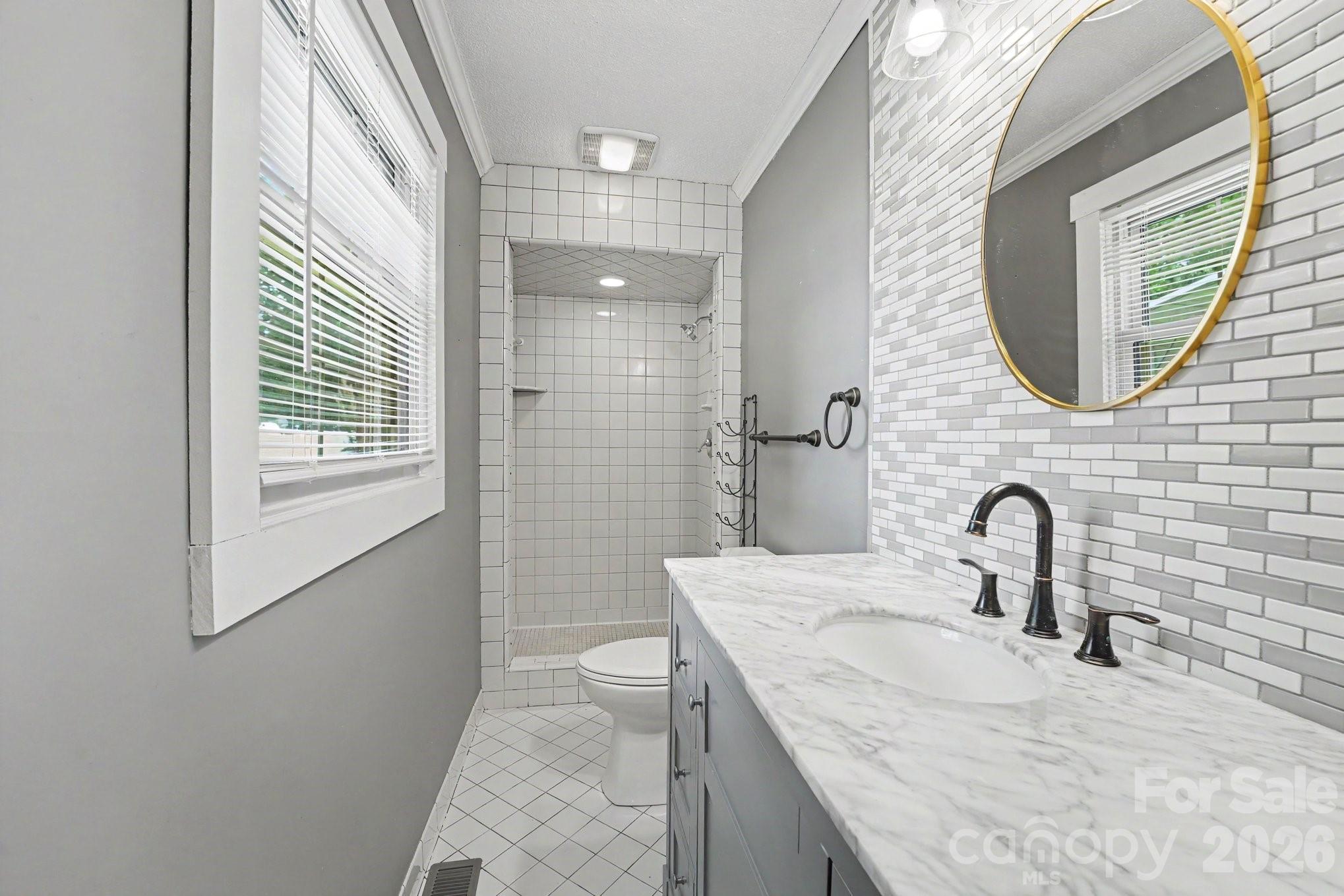 1138 Graham Street Property Photo 12