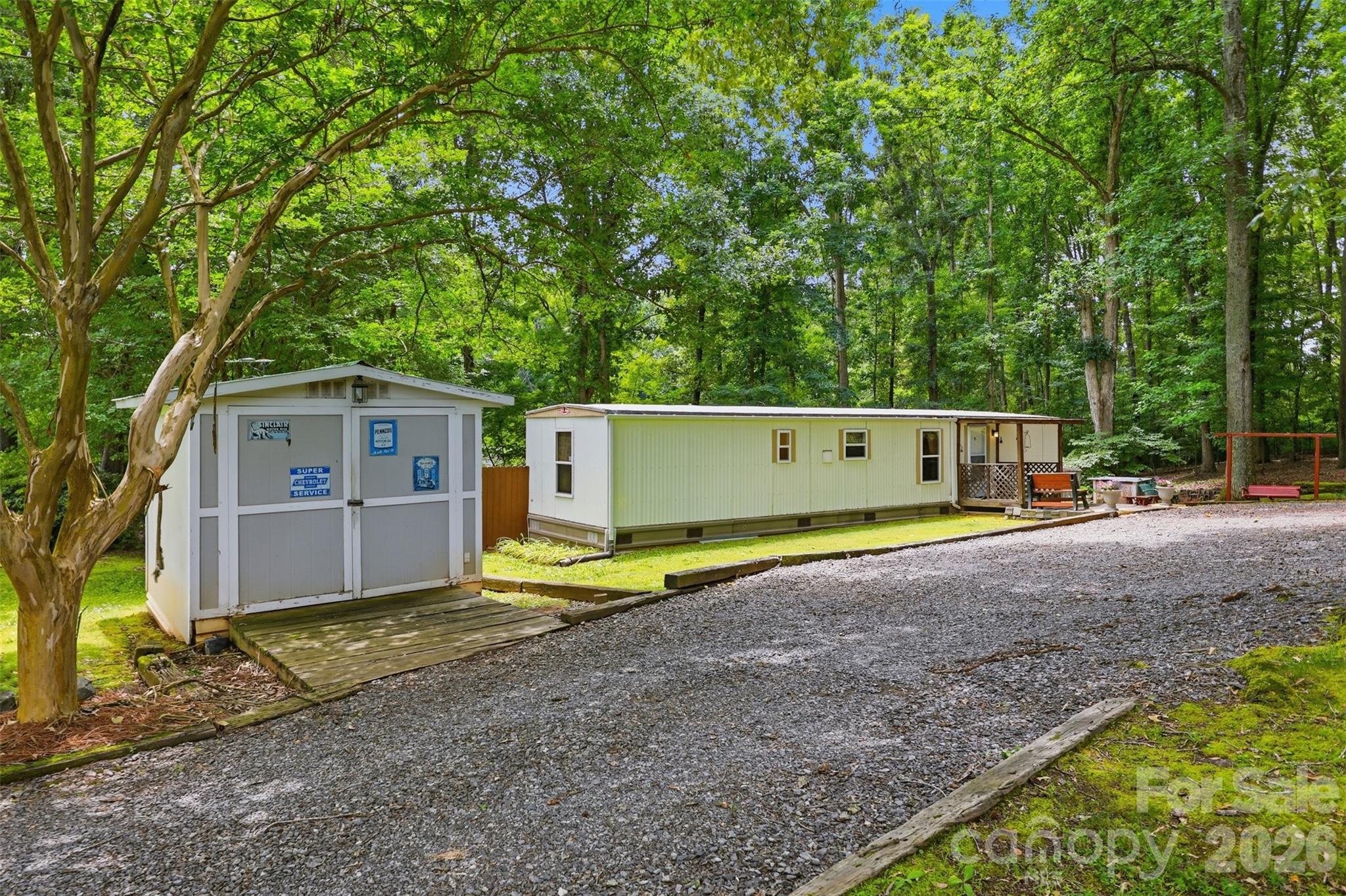 2220 Gordon Road Property Photo 3