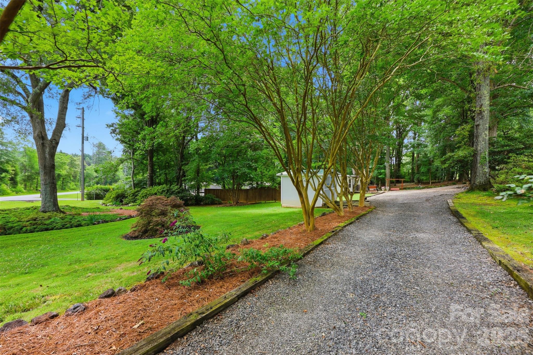 2220 Gordon Road Property Photo 16