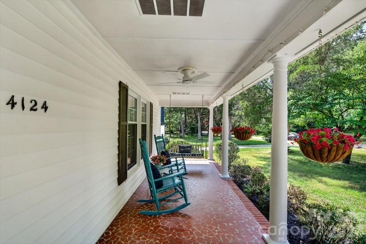 4124 Bridgewood Lane Property Photo 4