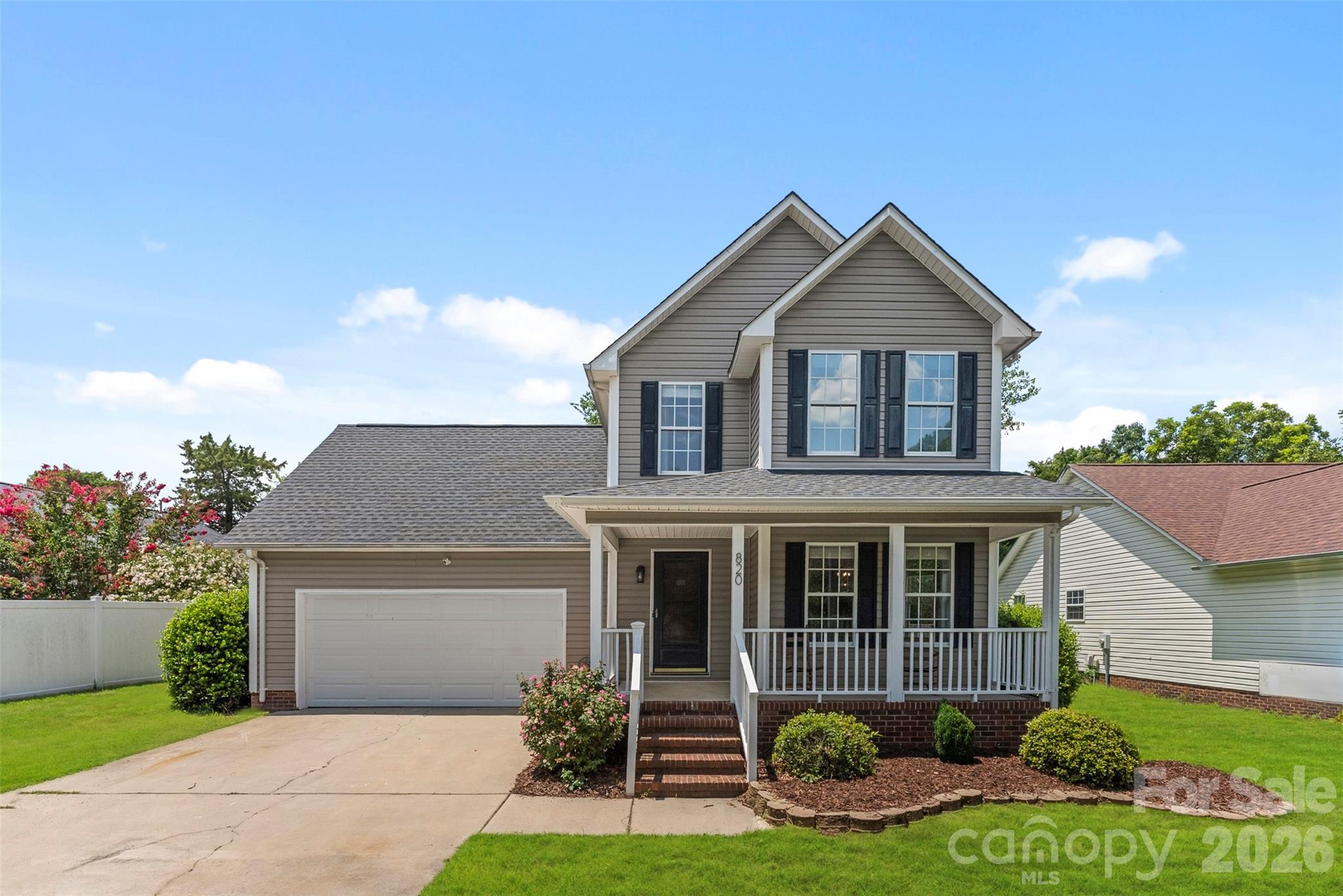 820 Saint Andrews Place Property Photo 1