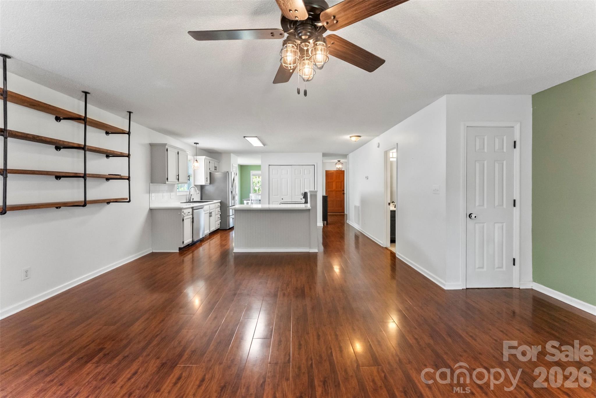 820 Saint Andrews Place Property Photo 5