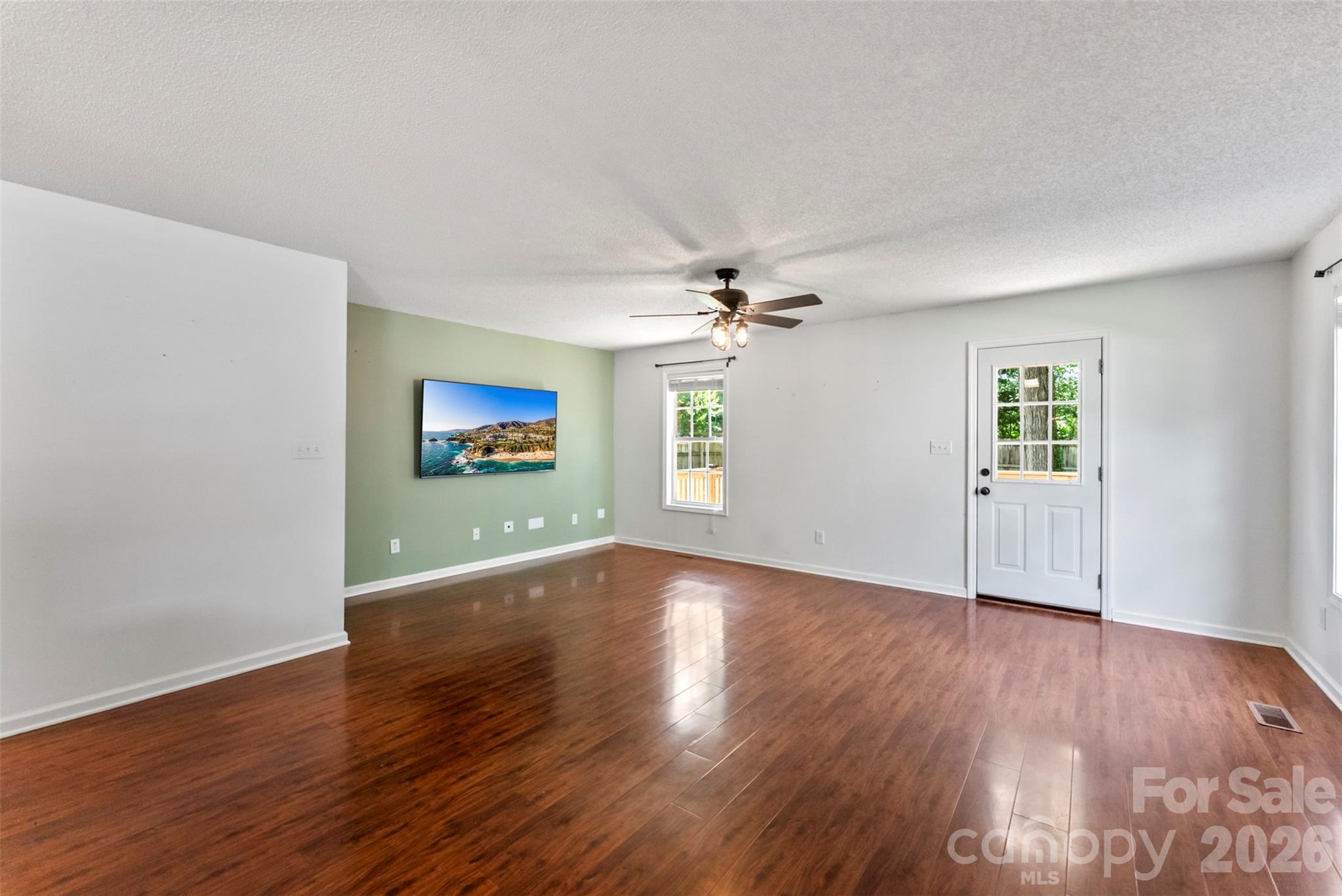820 Saint Andrews Place Property Photo 7