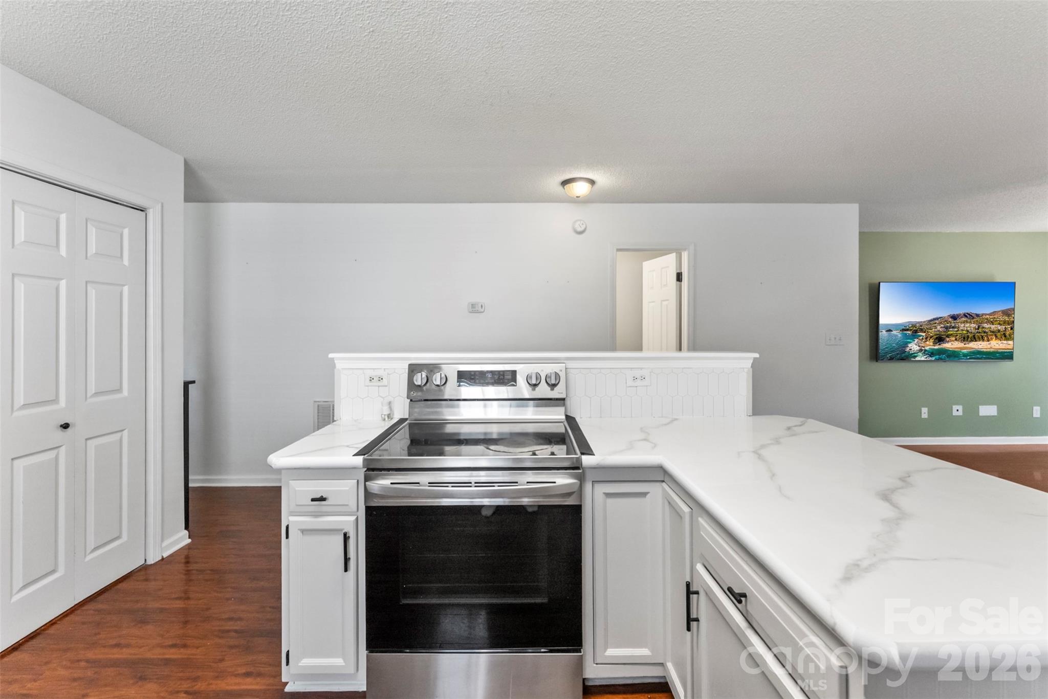 820 Saint Andrews Place Property Photo 12