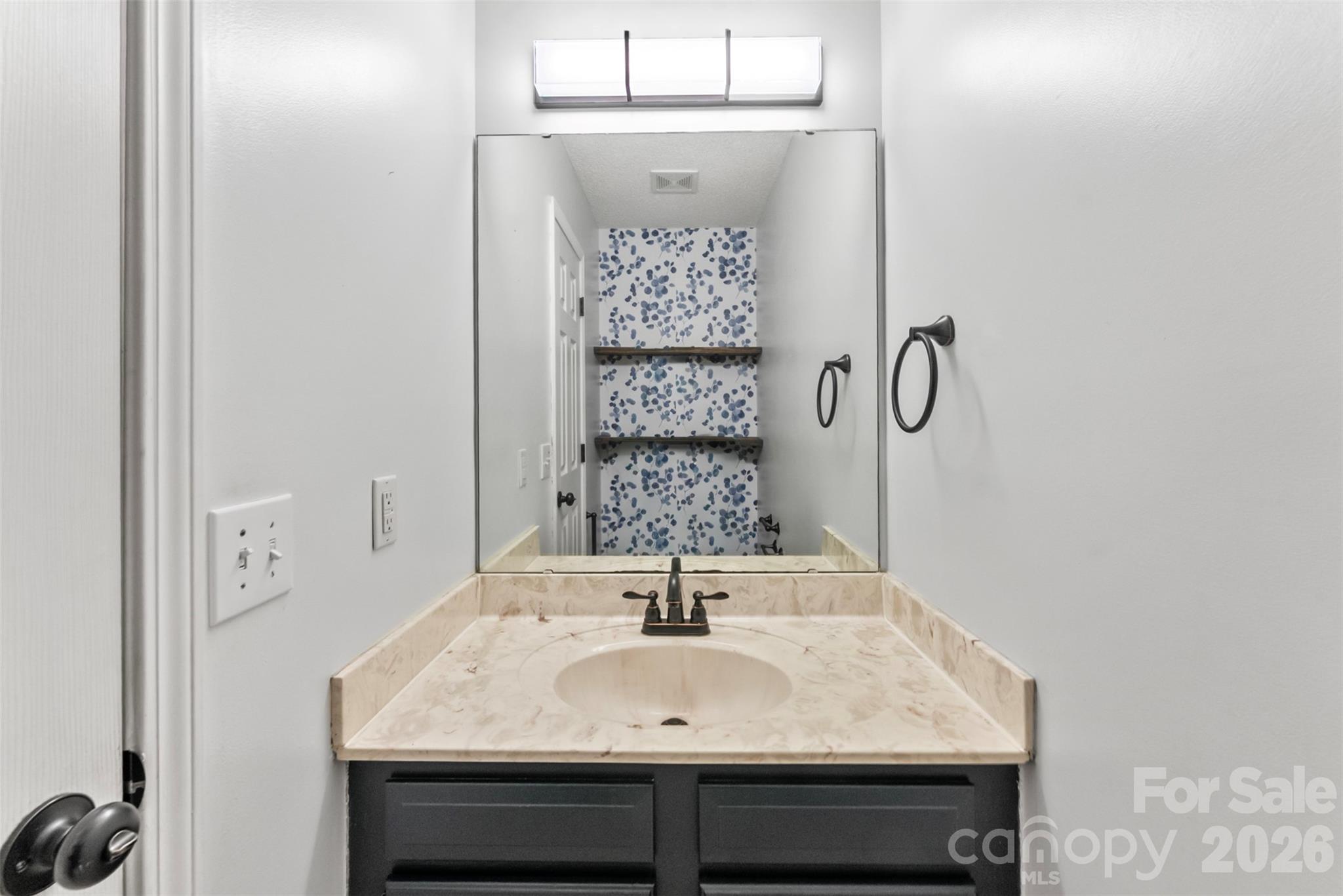 820 Saint Andrews Place Property Photo 13