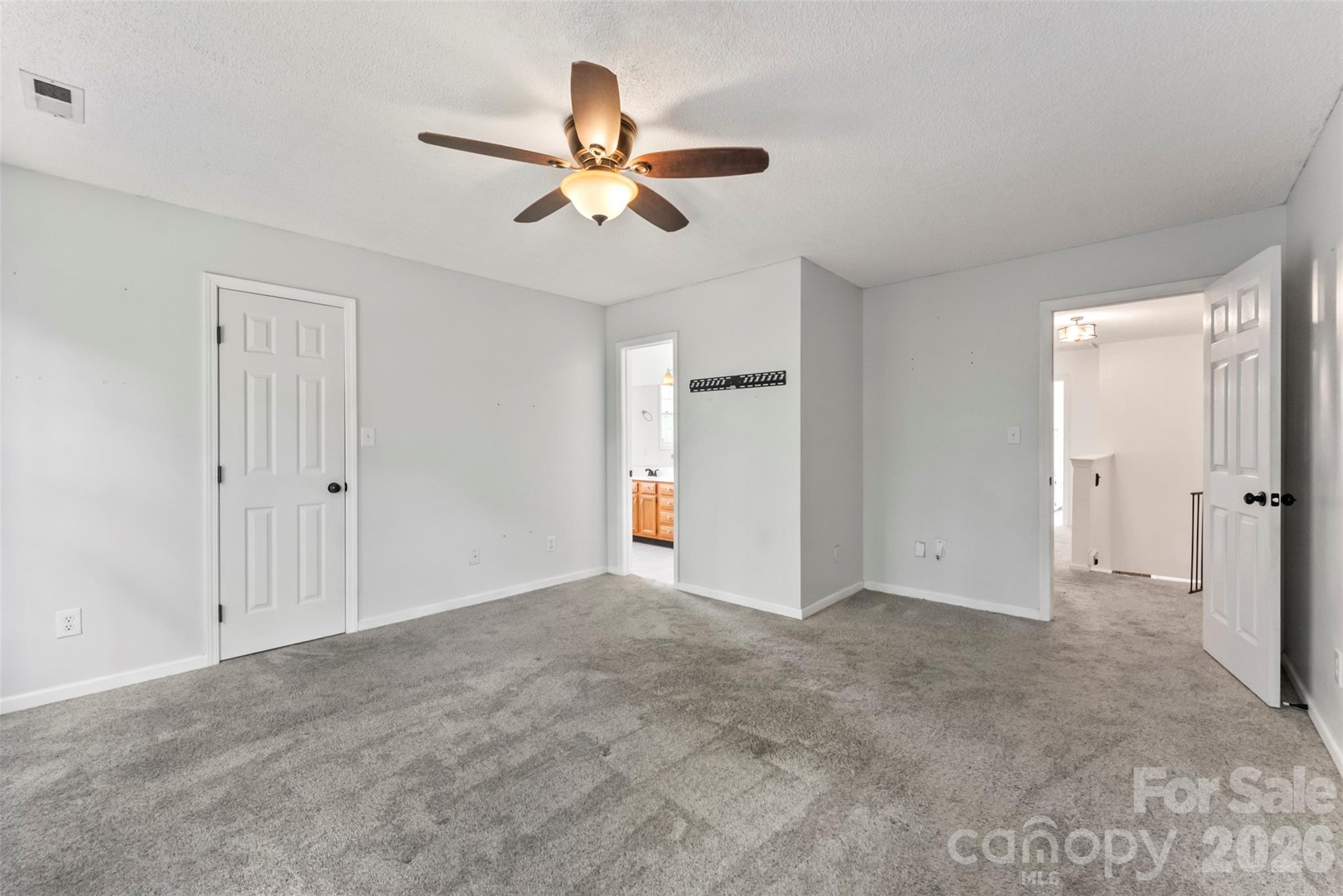 820 Saint Andrews Place Property Photo 16