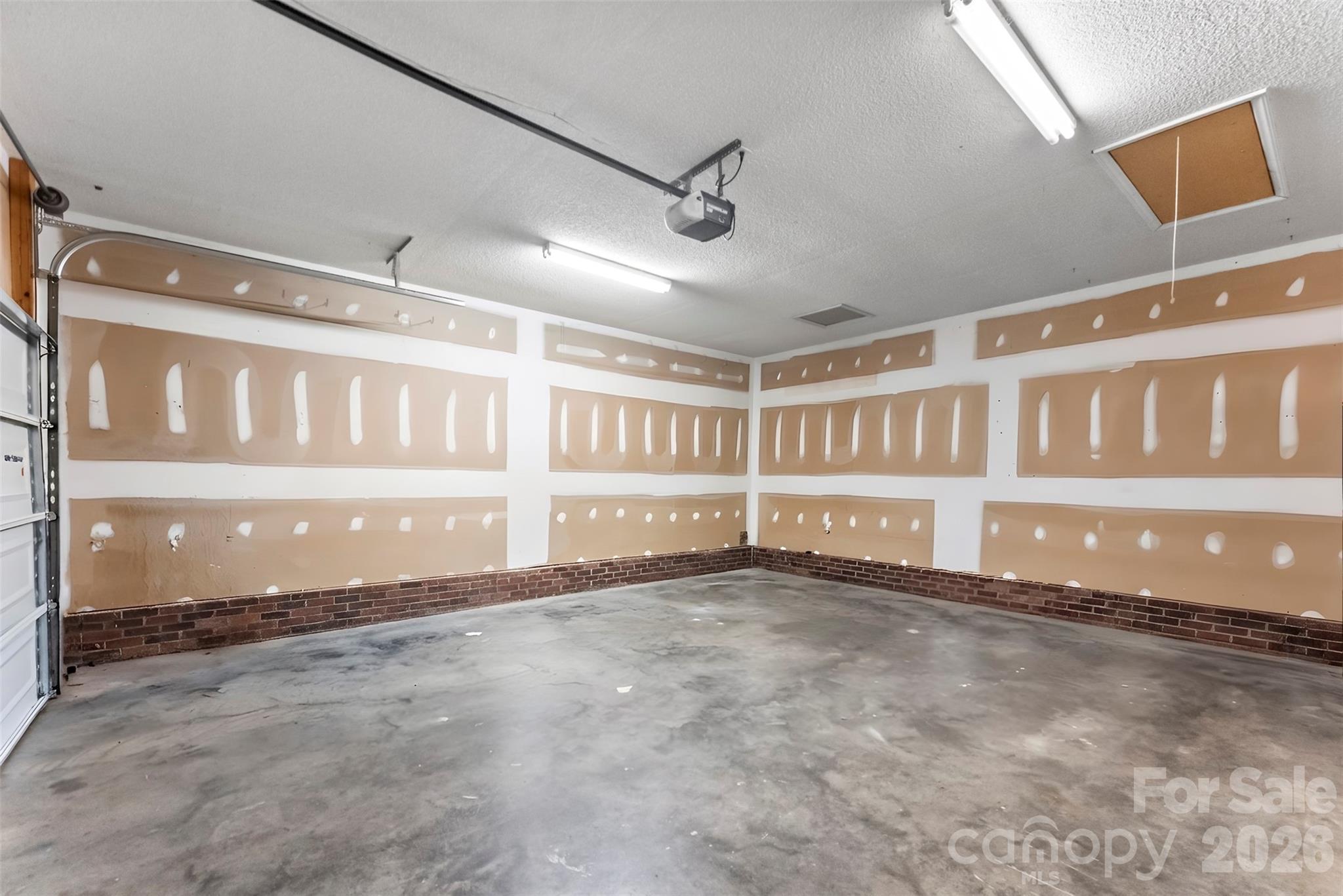 820 Saint Andrews Place Property Photo 31