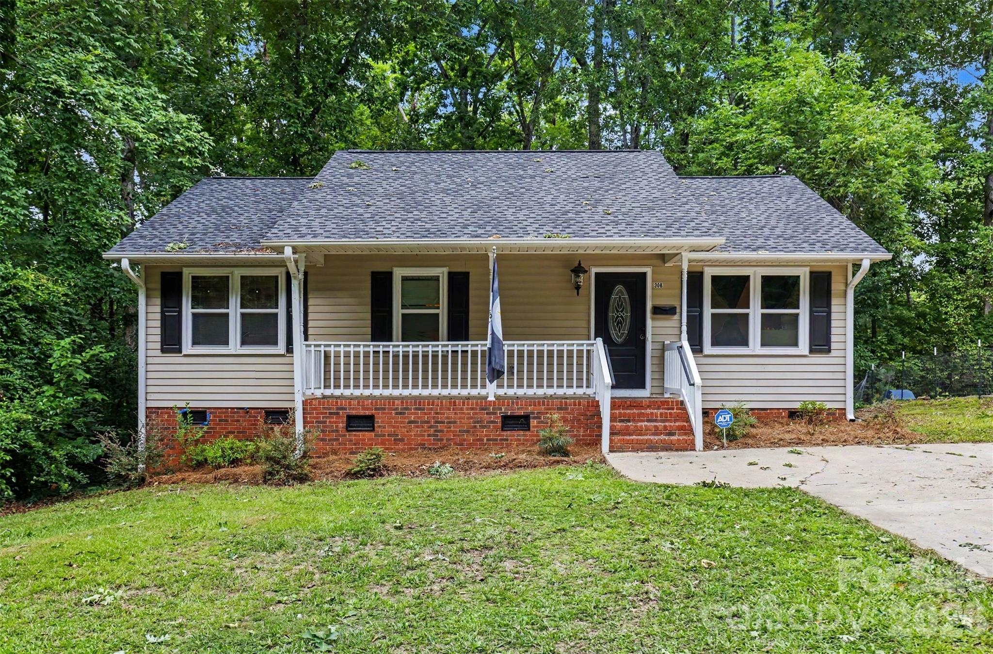 308 Kershaw Street Property Photo 2