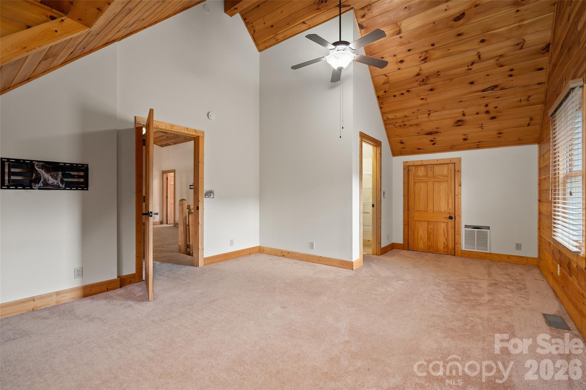 42 Chinaberry Court Property Photo 38
