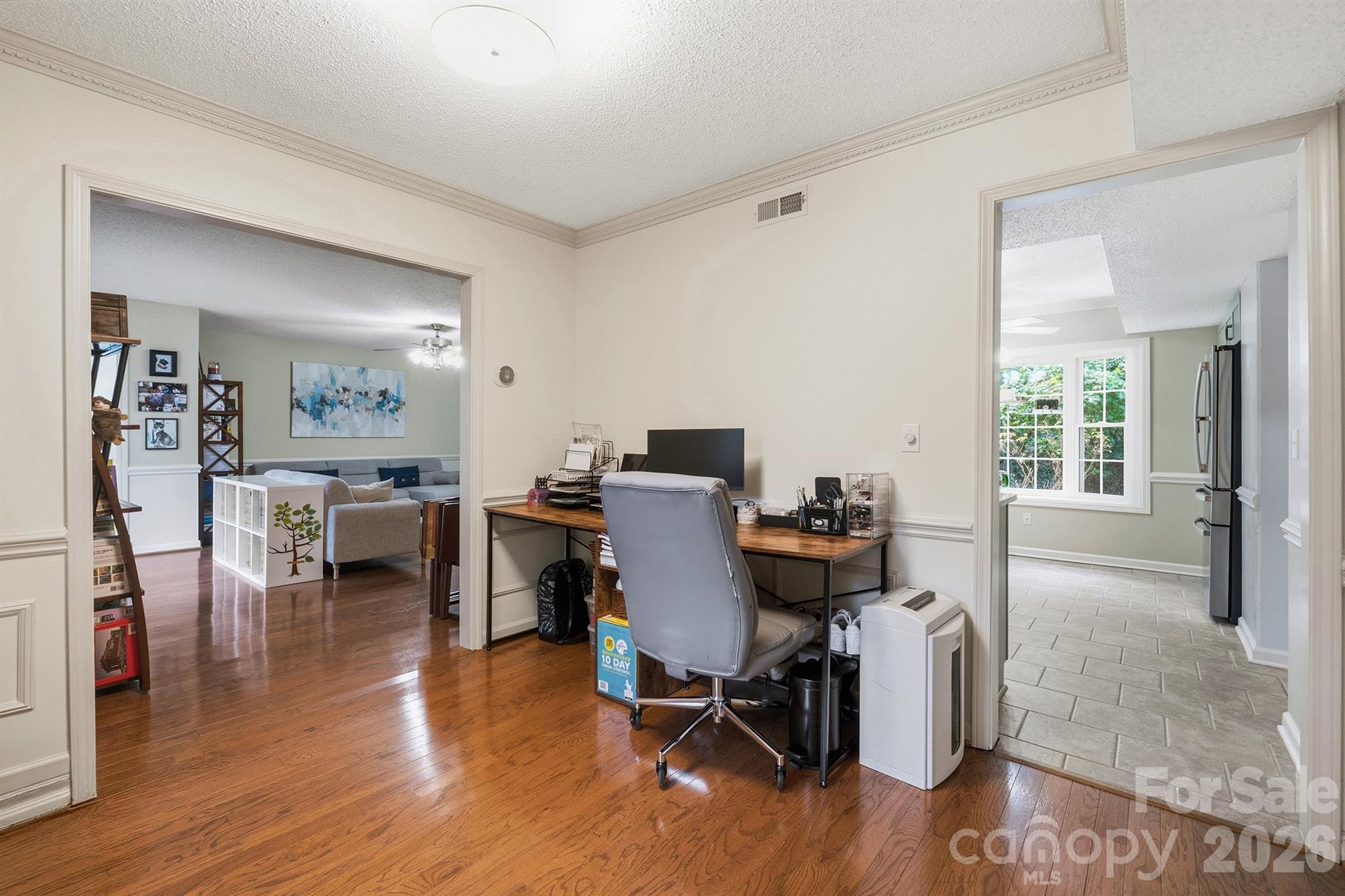 6421 Whitewater Drive Property Photo 7