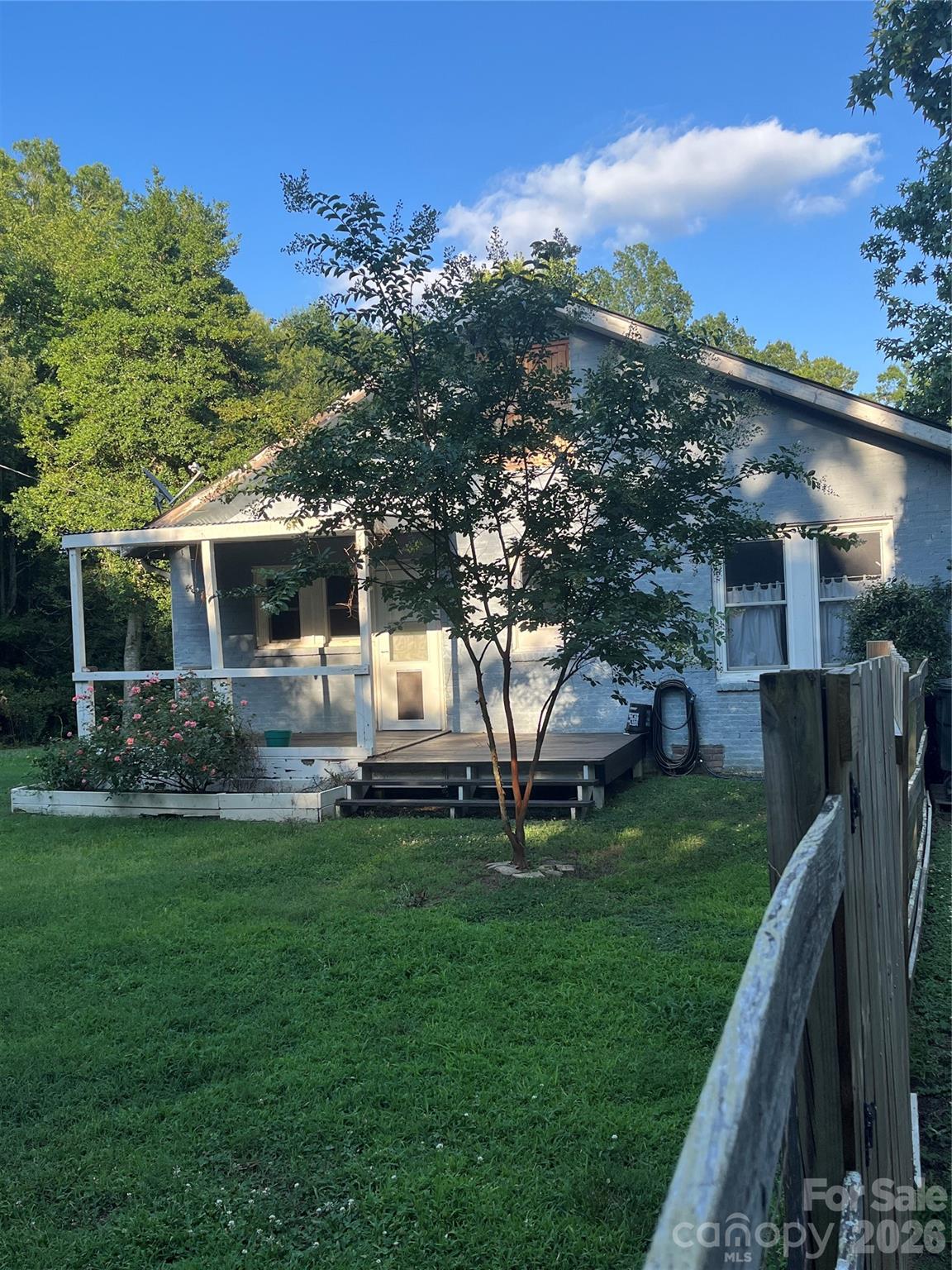 1602 Griffith Road Property Photo 2