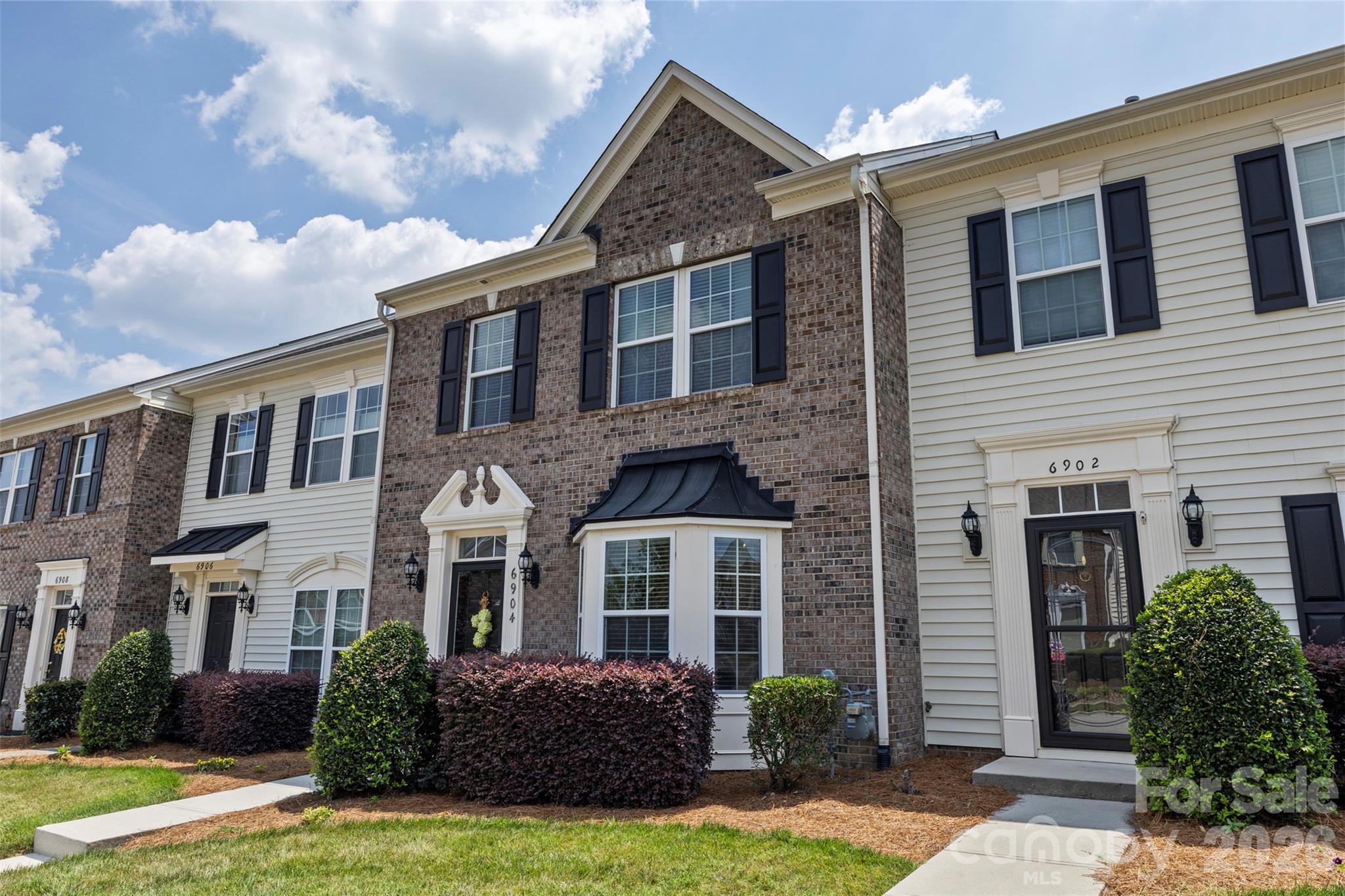 6904 Creft Circle 86 Property Photo 1