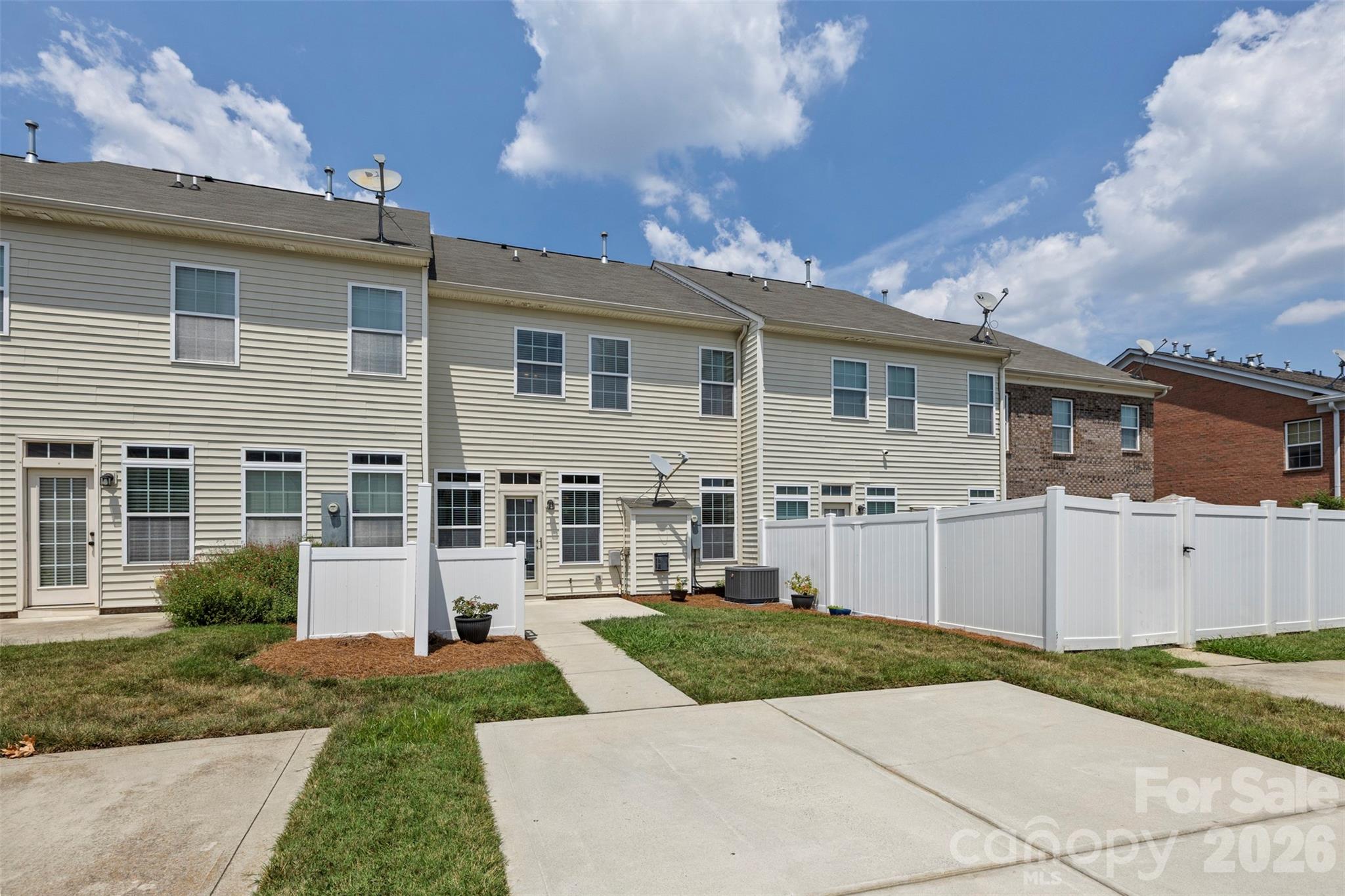 6904 Creft Circle 86 Property Photo 32
