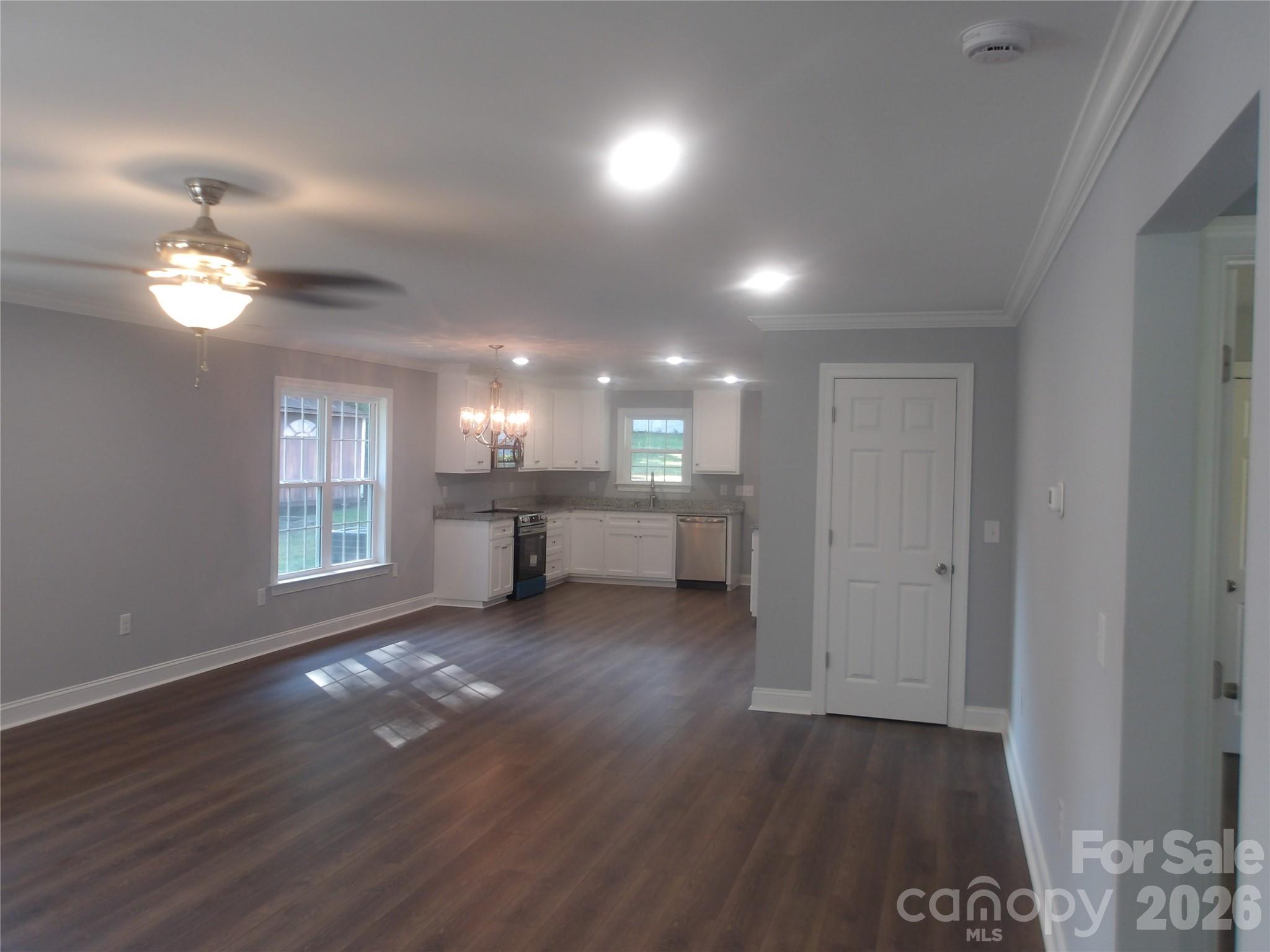 339 W 11th Street Property Photo 2