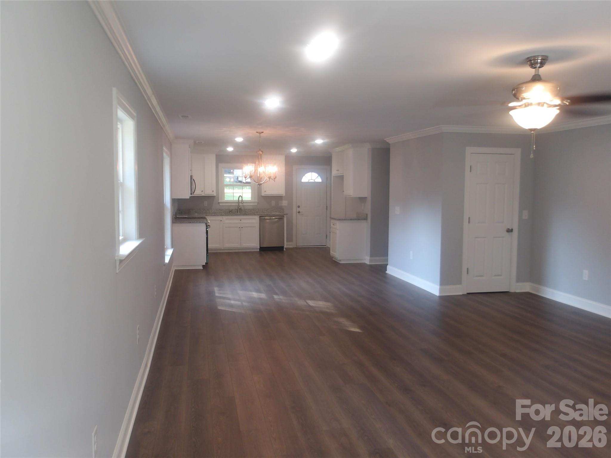 339 W 11th Street Property Photo 4
