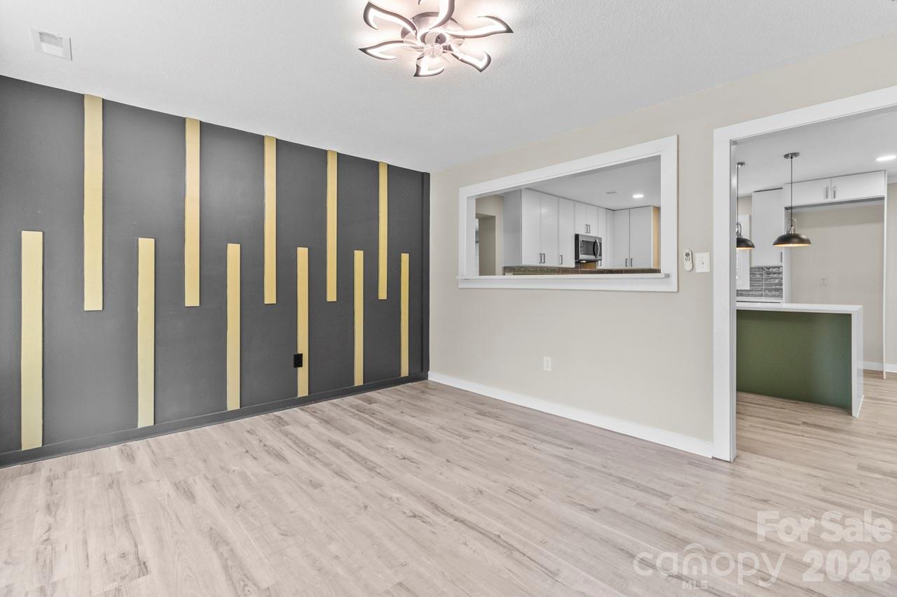 1125 Rembrandt Drive Property Photo 6