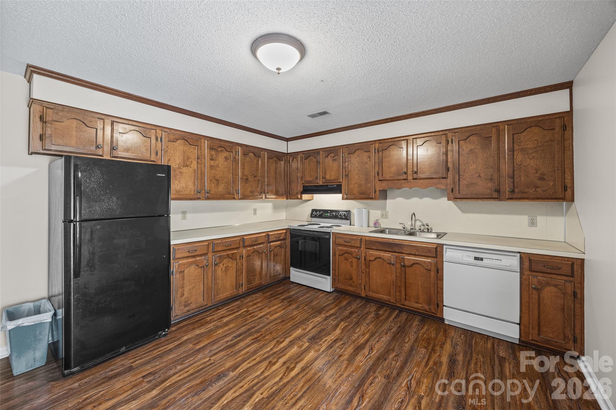 245 Pointe Circle Property Photo 10