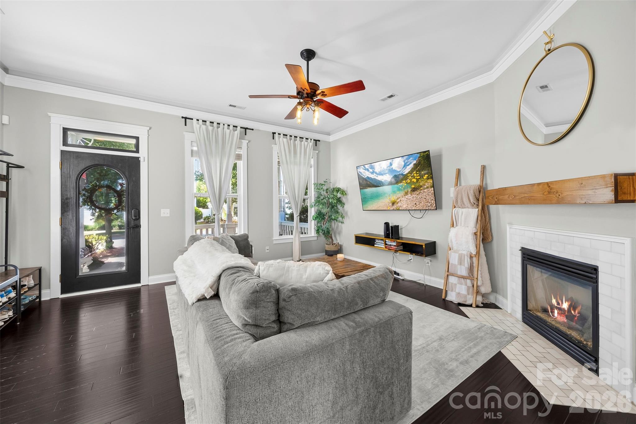 6917 Dunton Street Property Photo 7