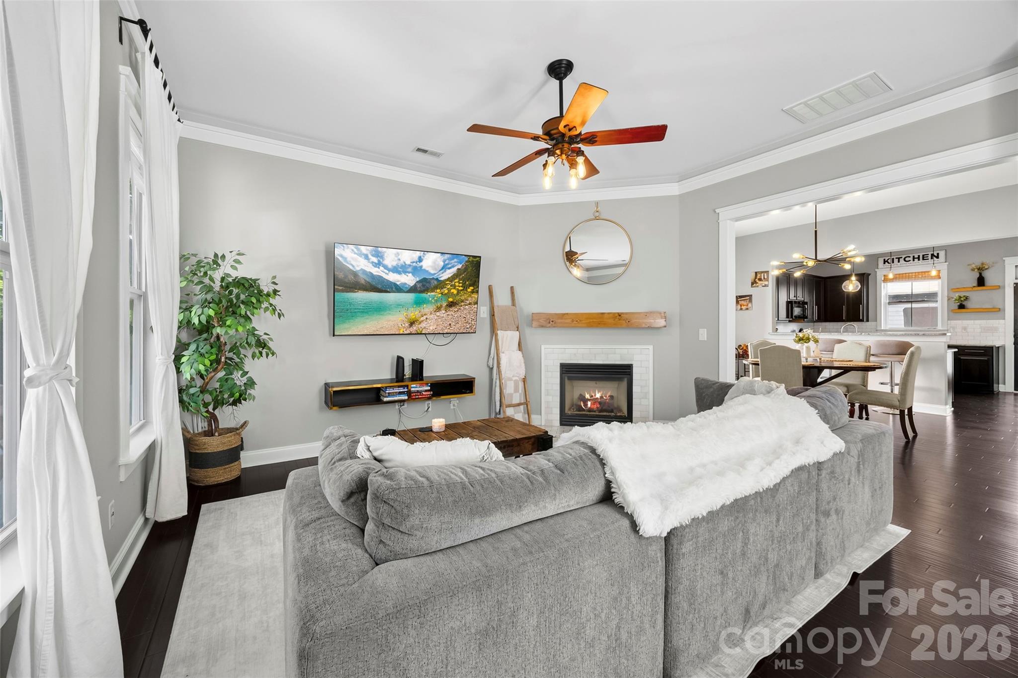 6917 Dunton Street Property Photo 8