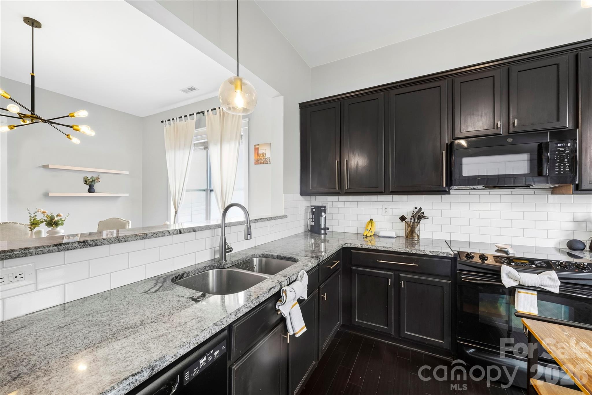 6917 Dunton Street Property Photo 11