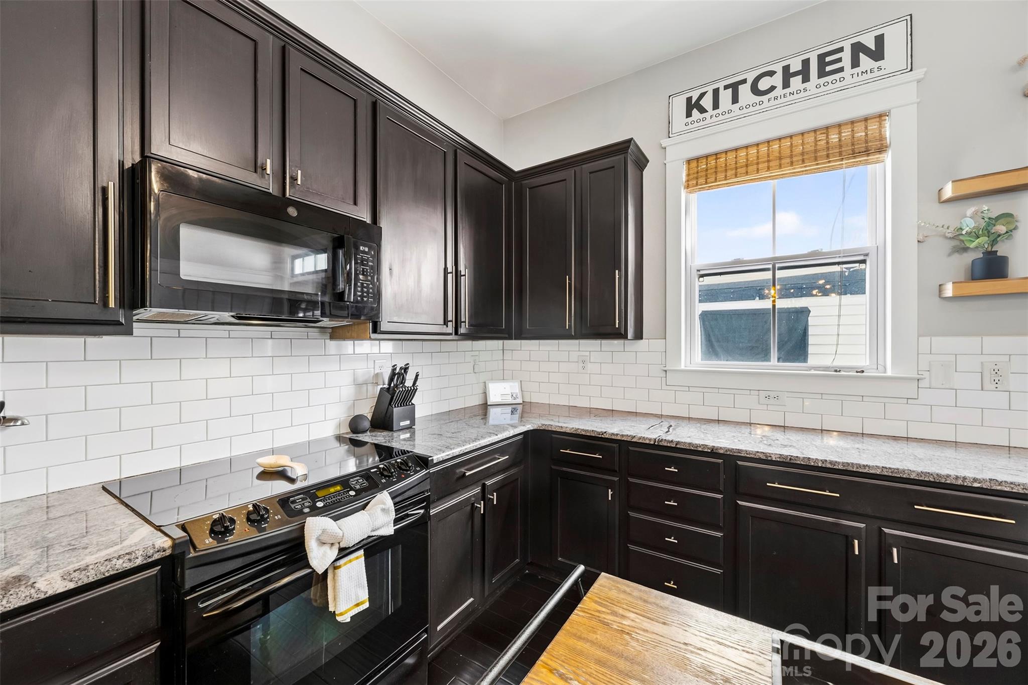 6917 Dunton Street Property Photo 12