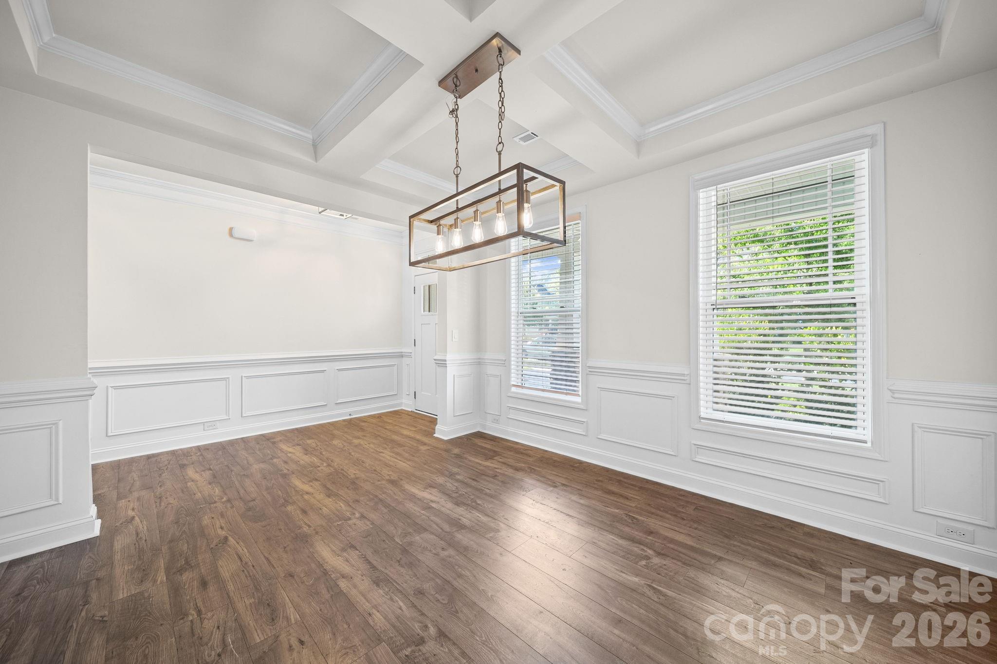 695 Belle Grove Drive Property Photo 3