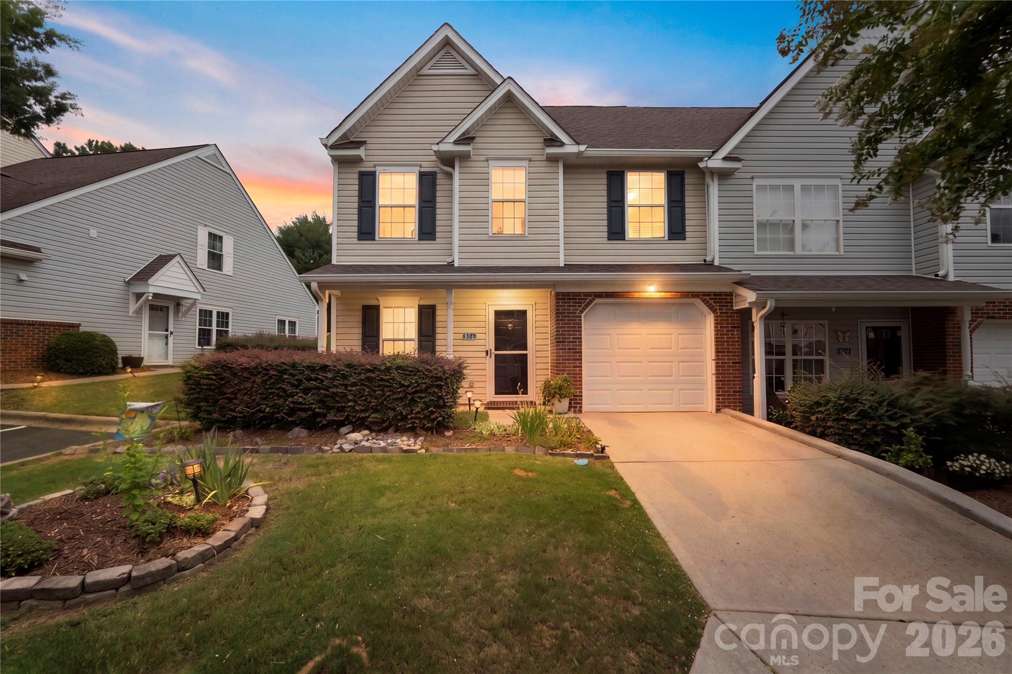 806 Rock Lake Glen Property Photo 1