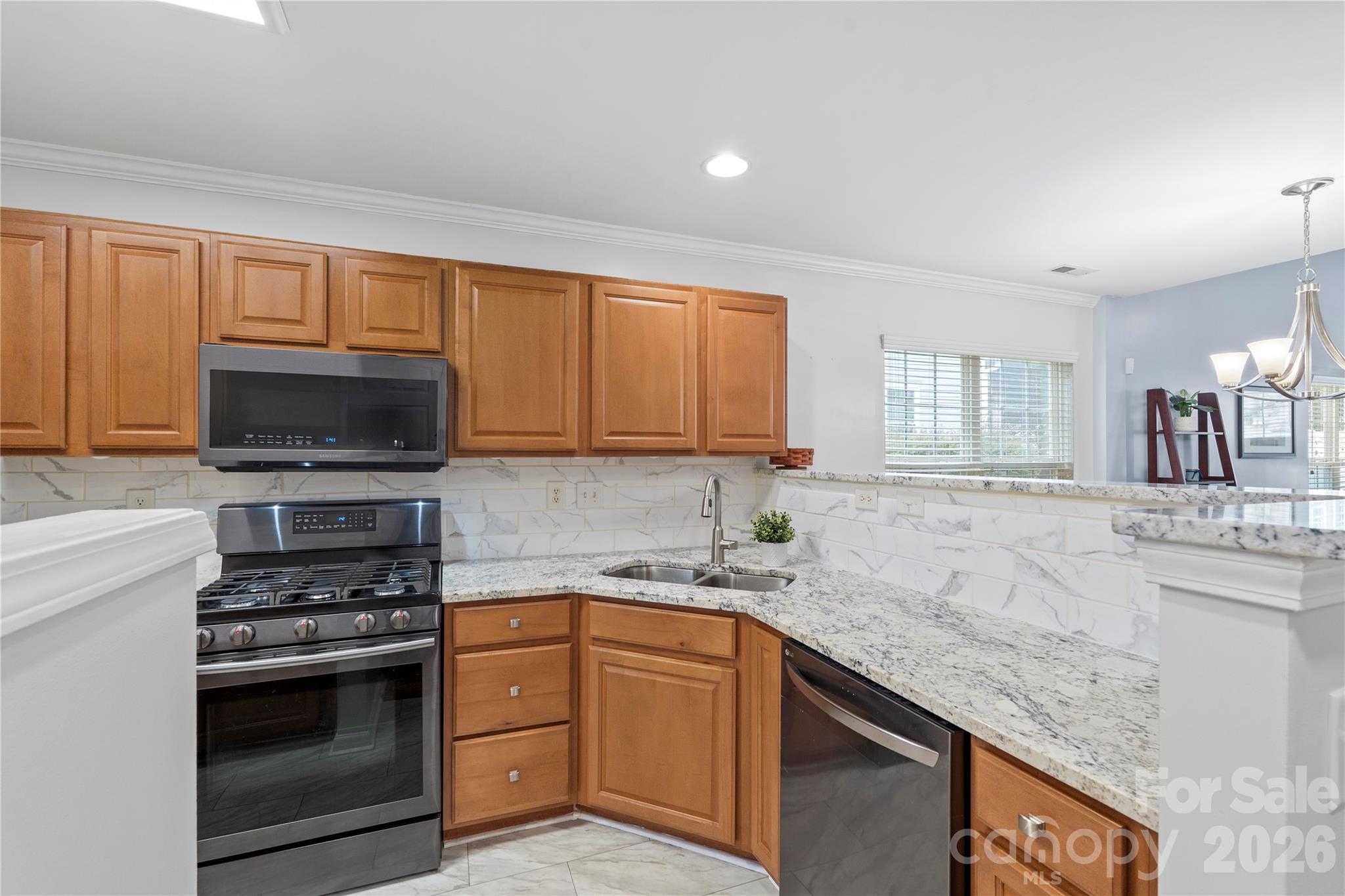 806 Rock Lake Glen Property Photo 8