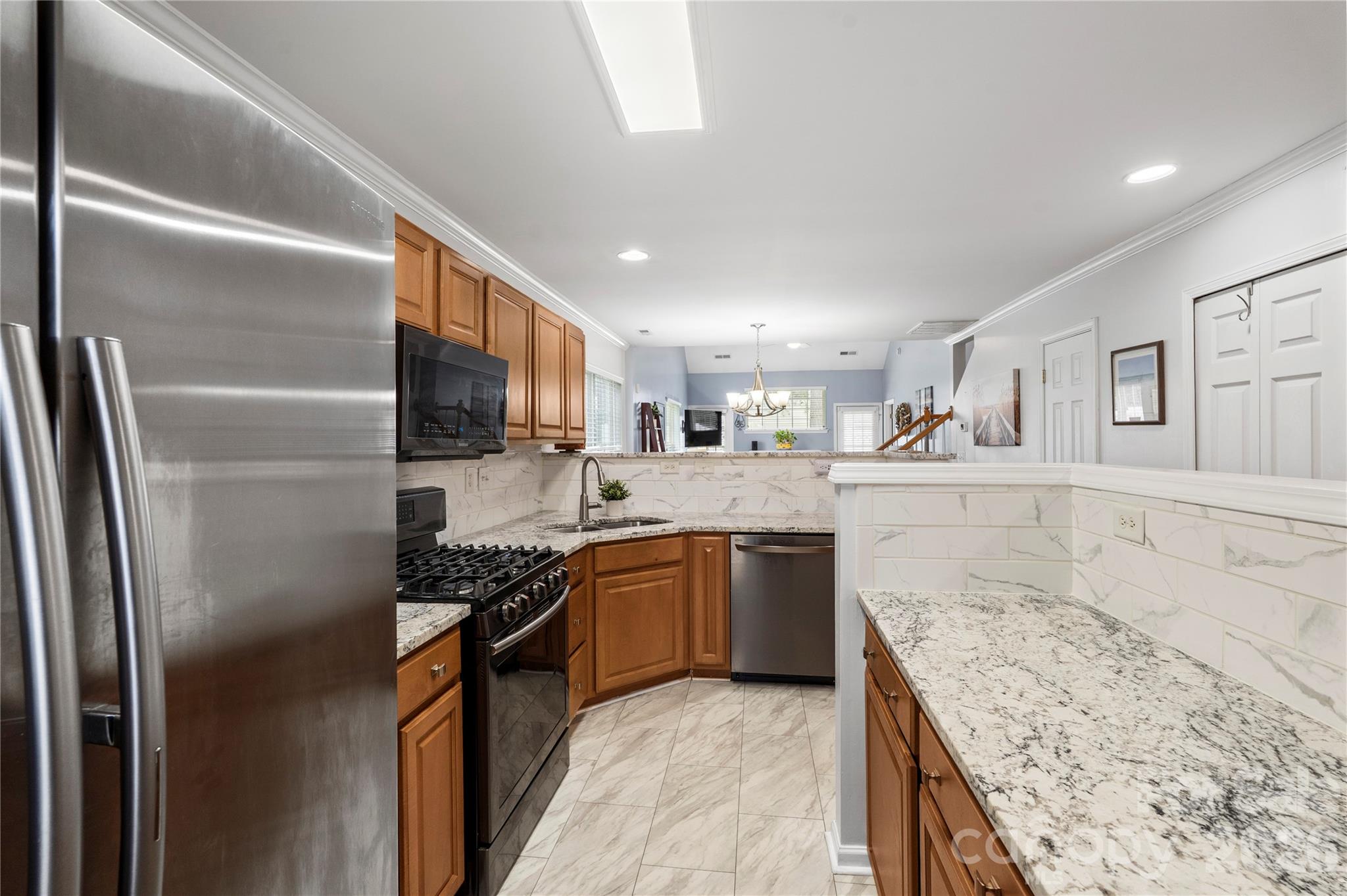 806 Rock Lake Glen Property Photo 13