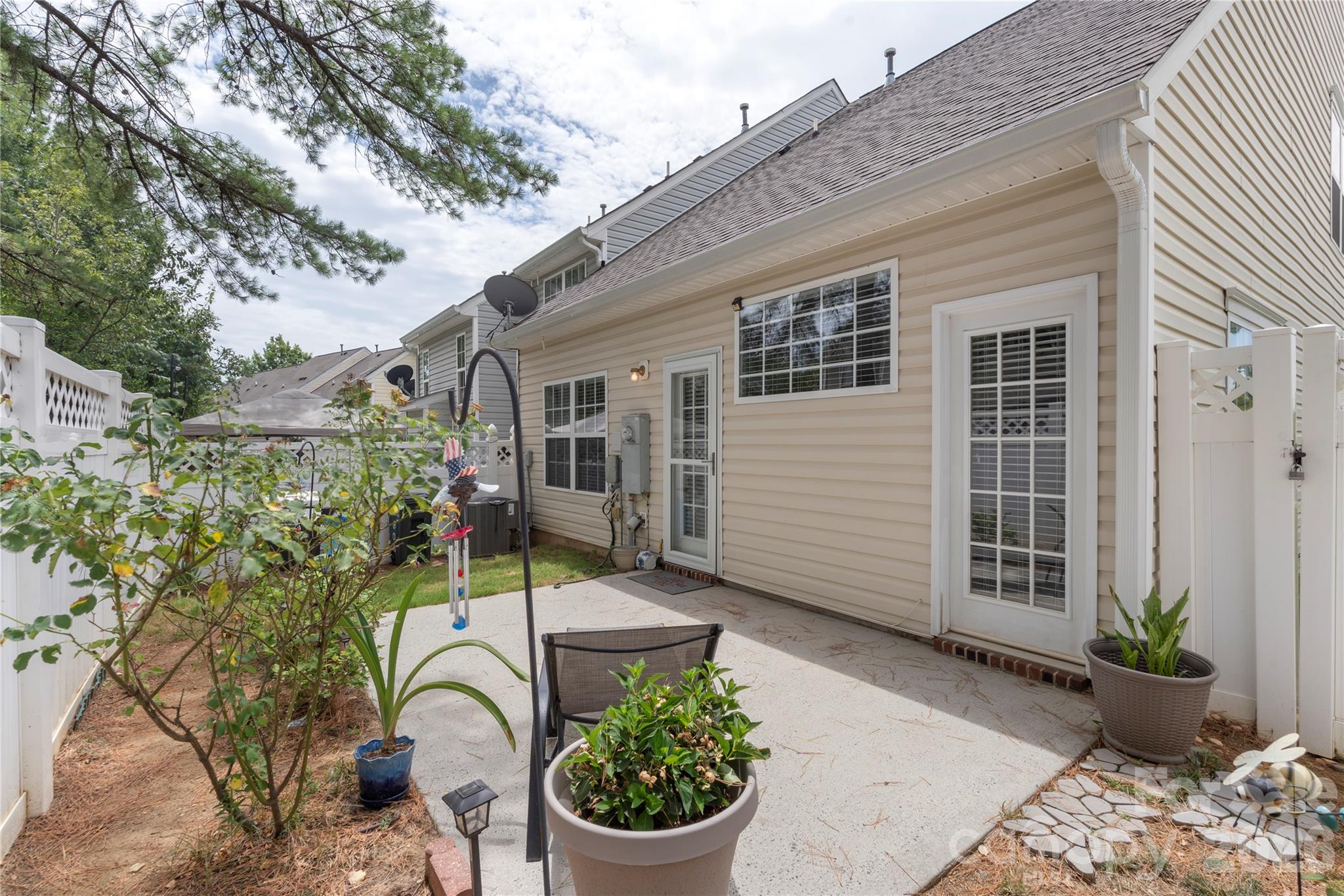 806 Rock Lake Glen Property Photo 41