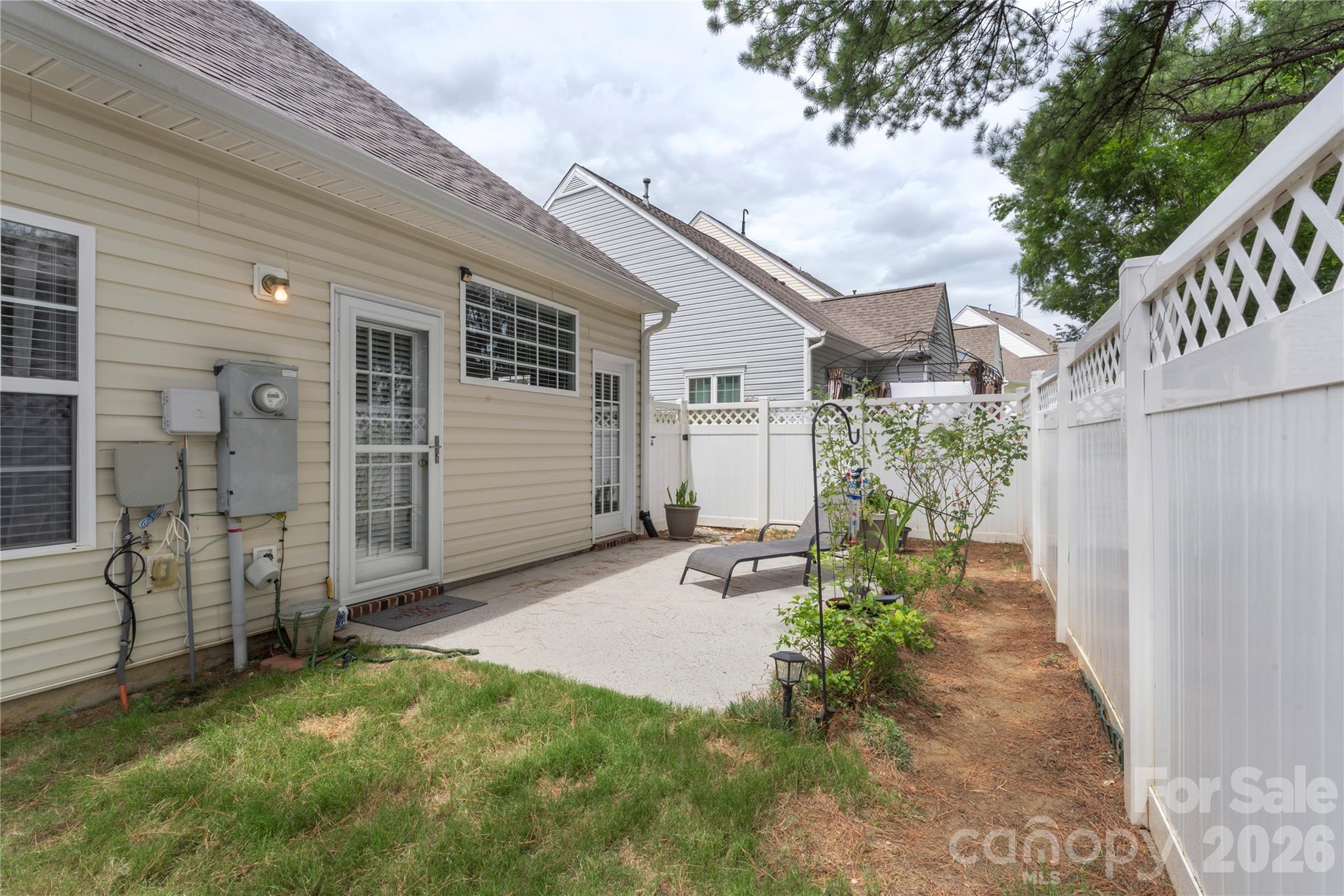 806 Rock Lake Glen Property Photo 43