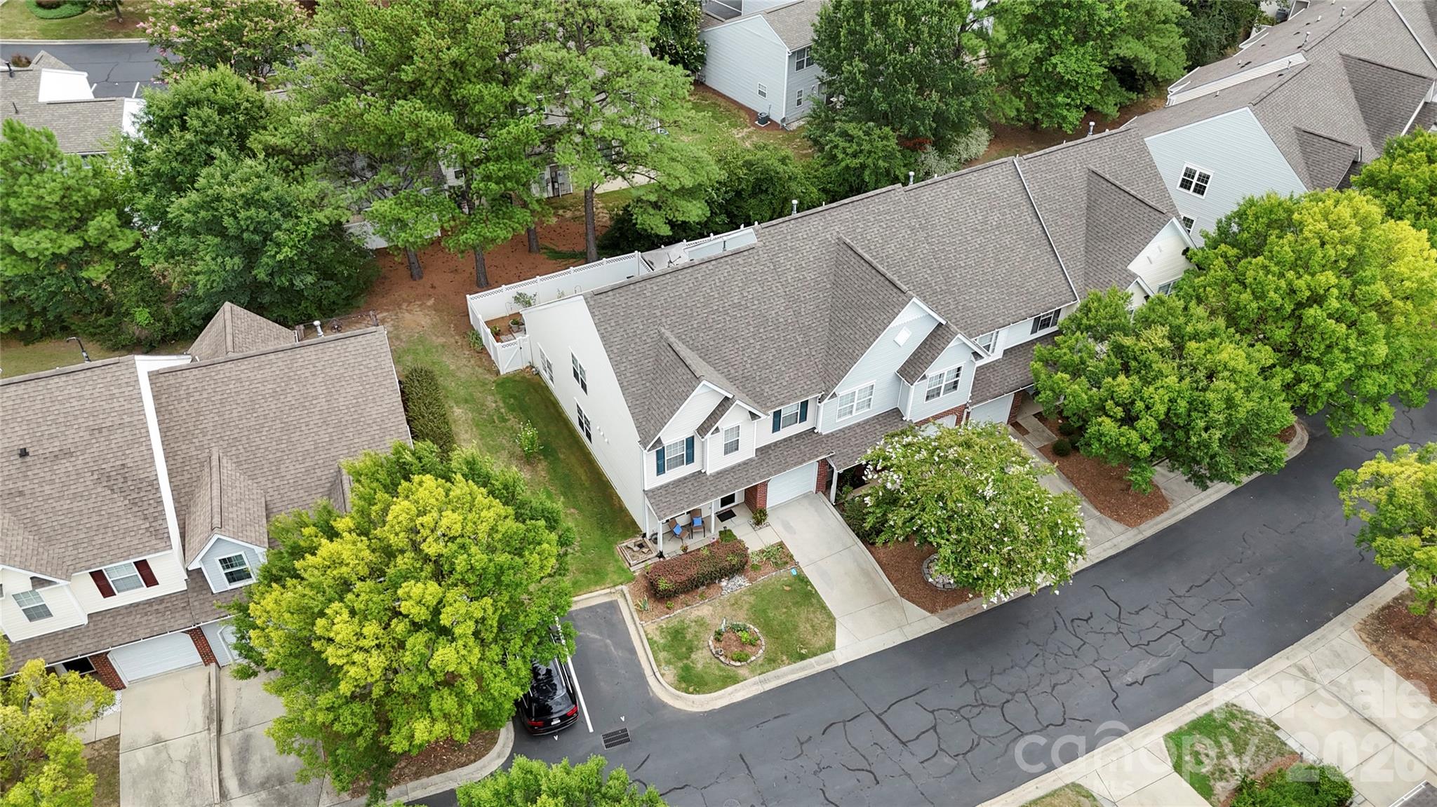 806 Rock Lake Glen Property Photo 45