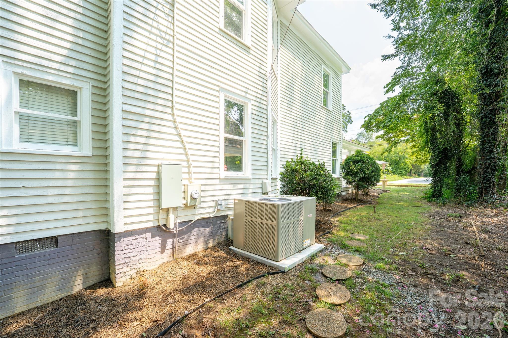 302 Maurice Street Property Photo 7