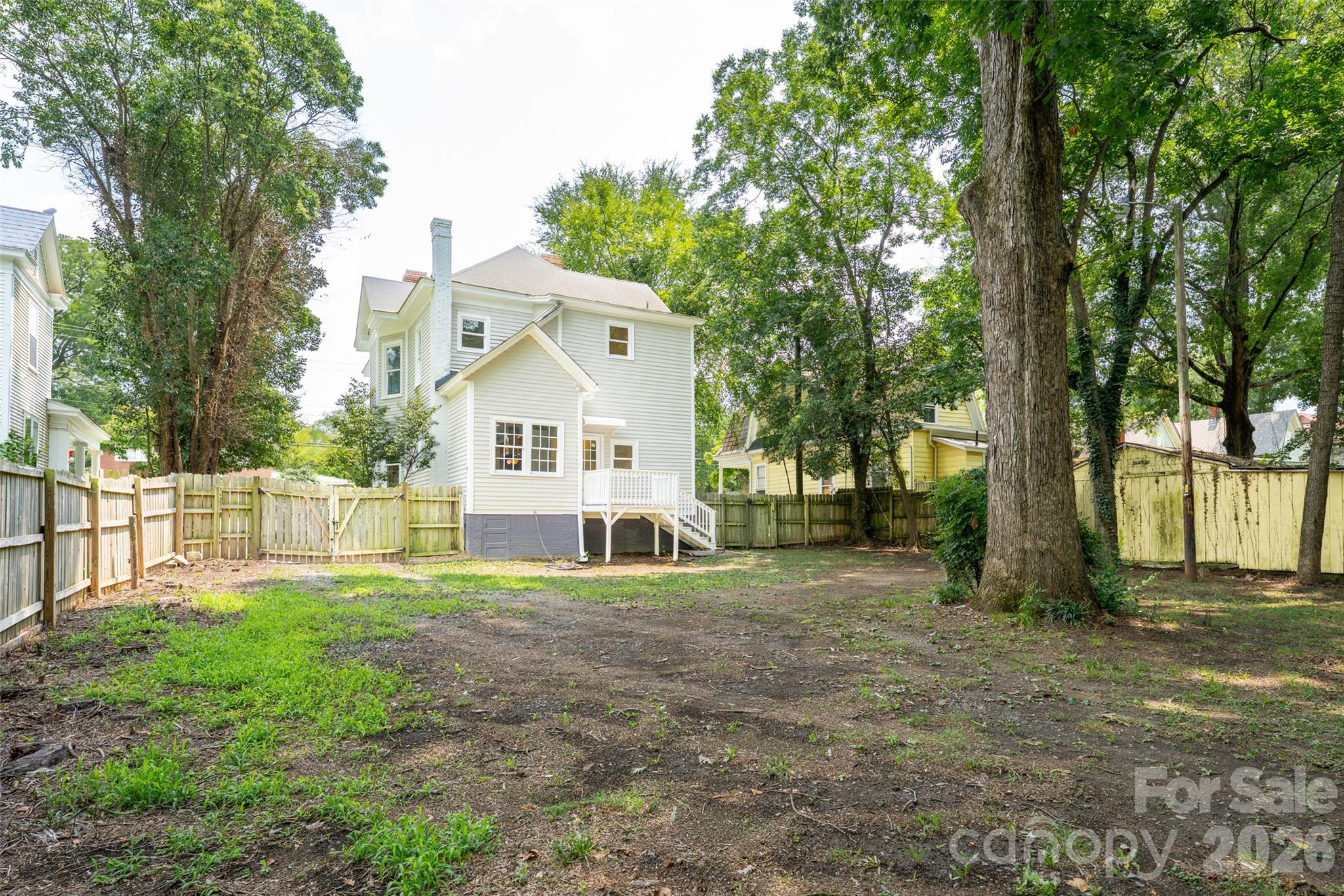 302 Maurice Street Property Photo 10
