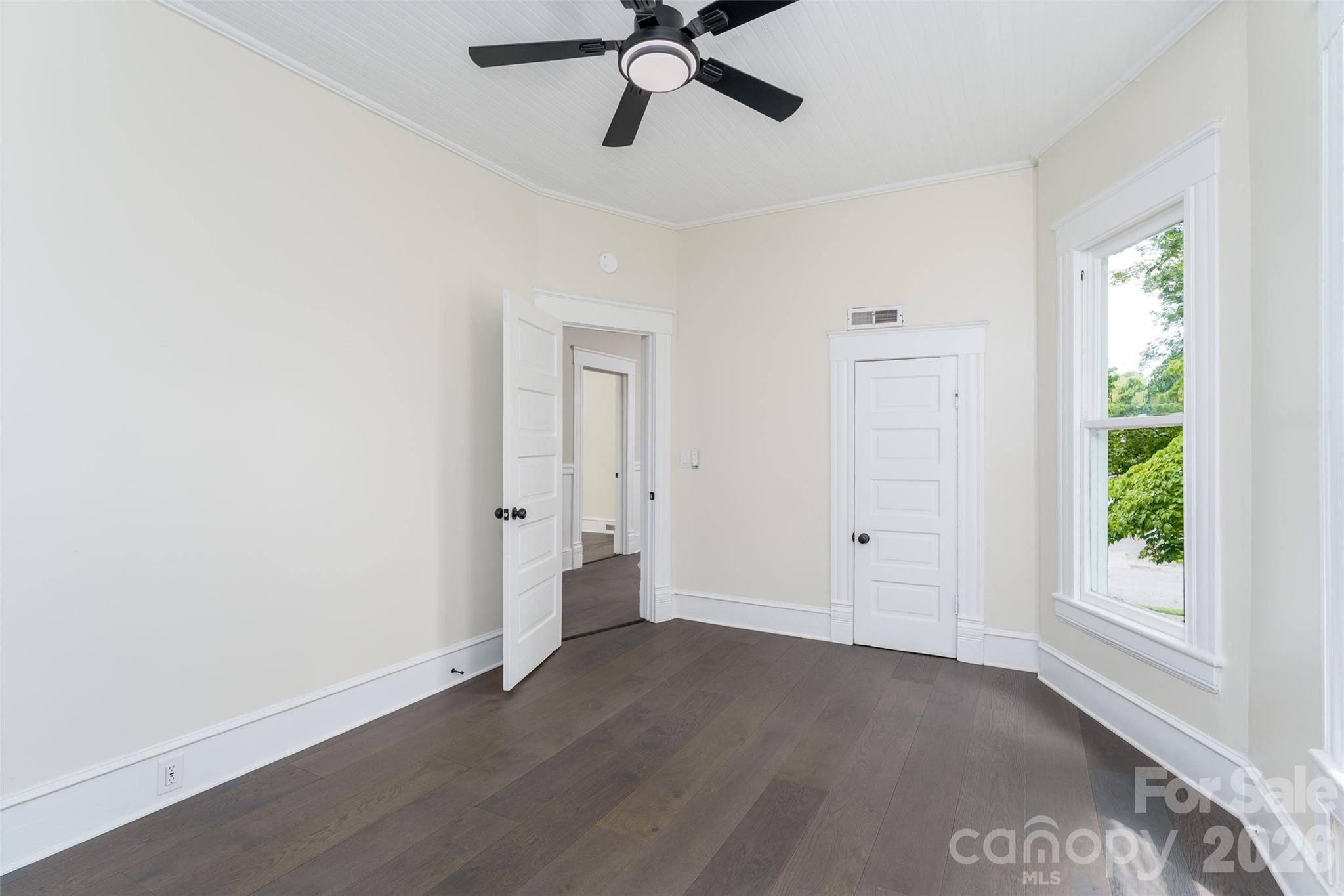 302 Maurice Street Property Photo 46