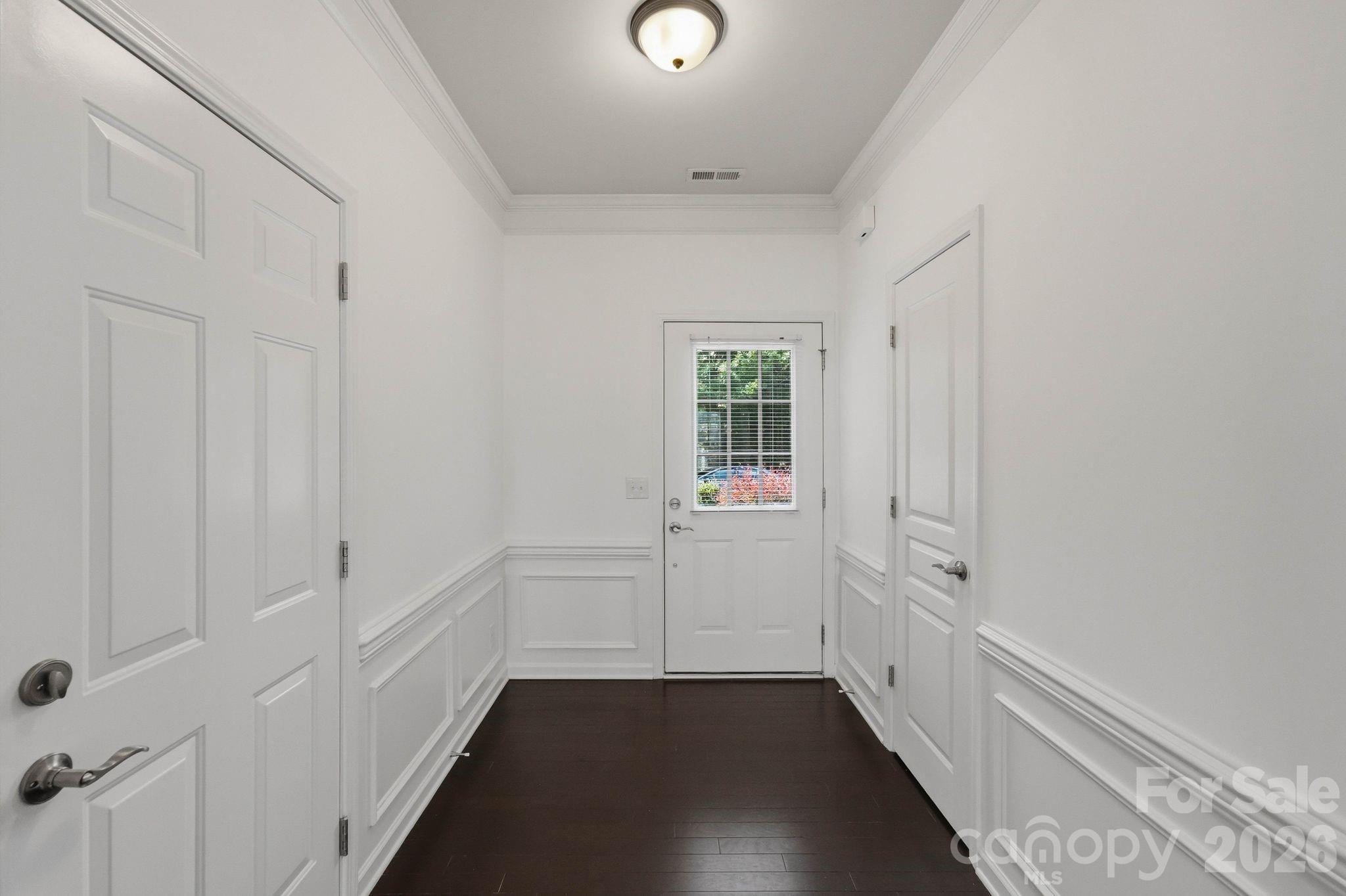 2433 Diplomat Lane Property Photo 10