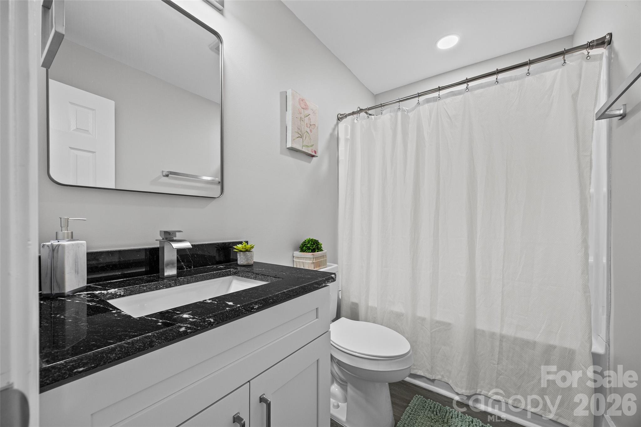 1812 Riveria Drive Property Photo 15